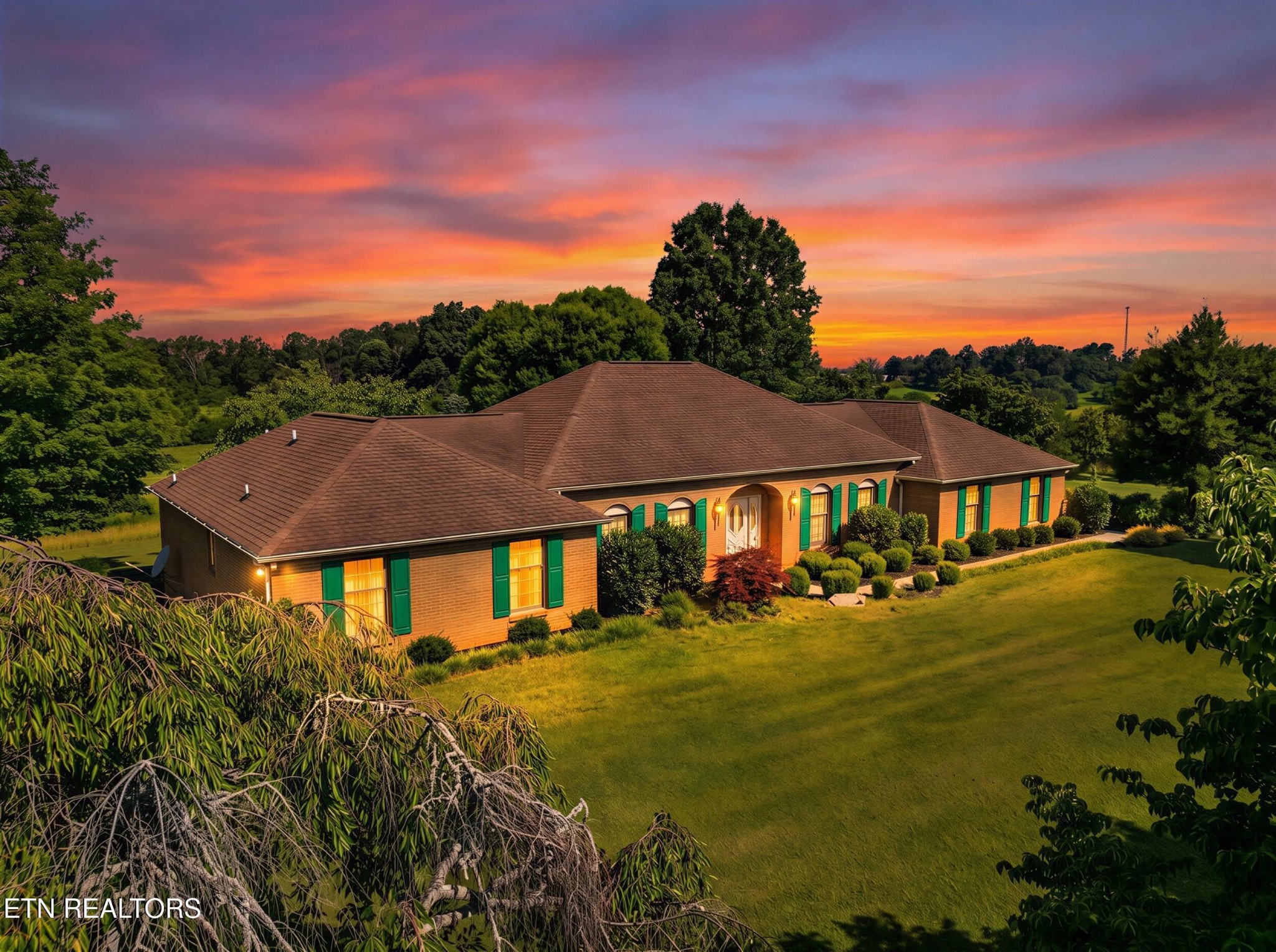 377 Thomas Loop Rd