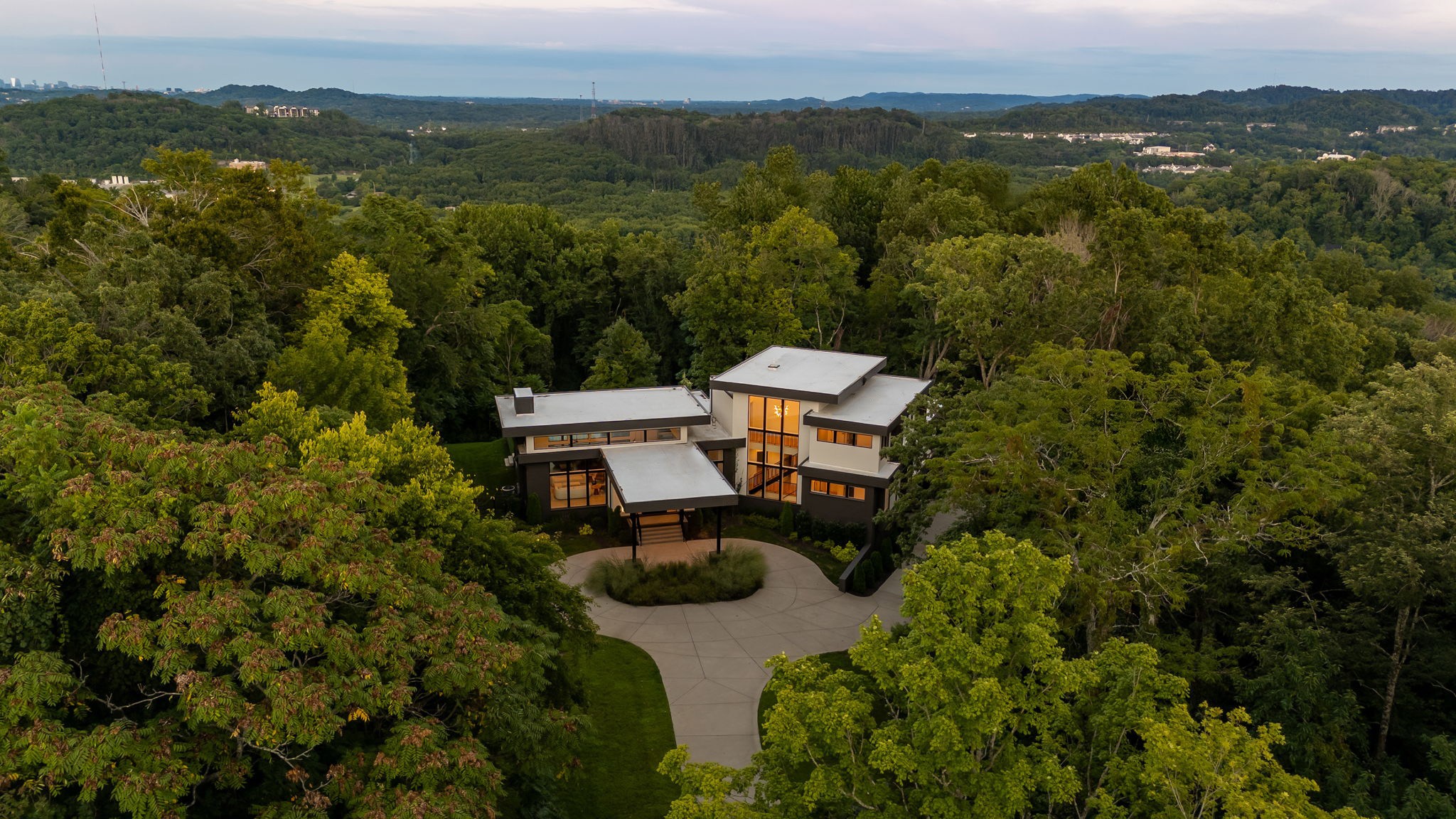 663 Hunters Trl Property Photo 2