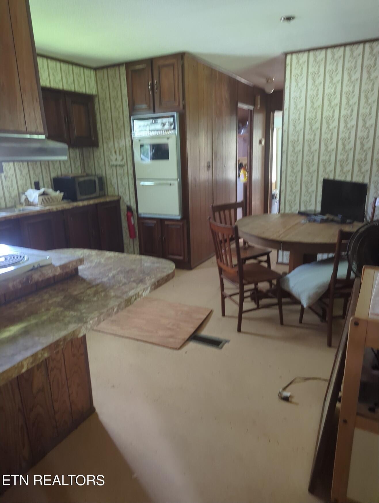 400 David Crockett Rd Property Photo 6
