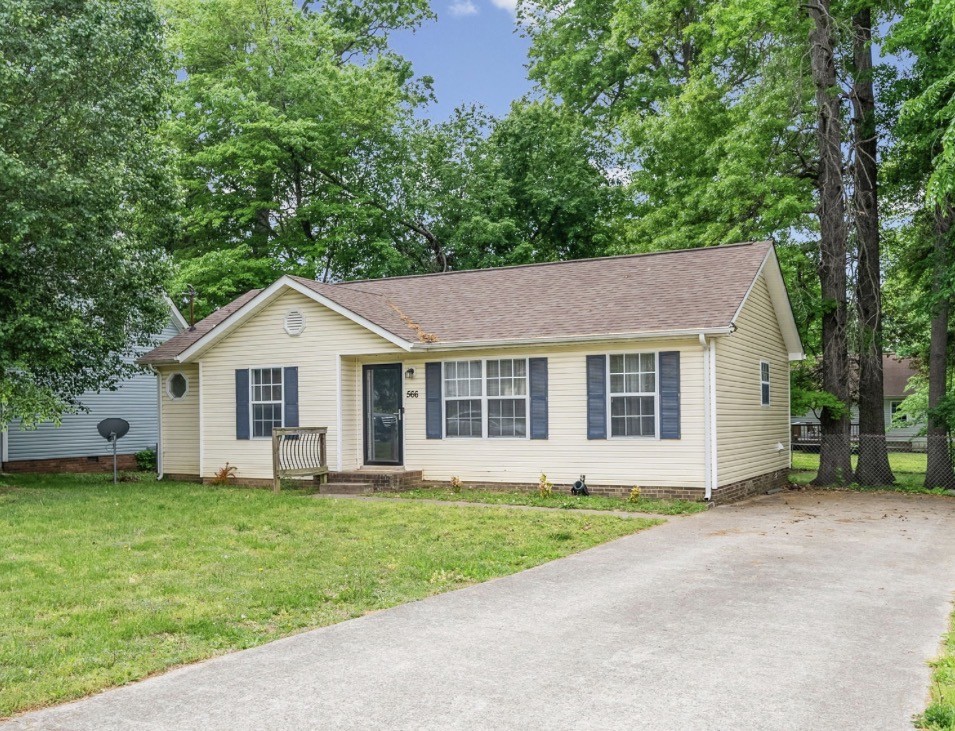 566 Lorie Ln Property Photo 1
