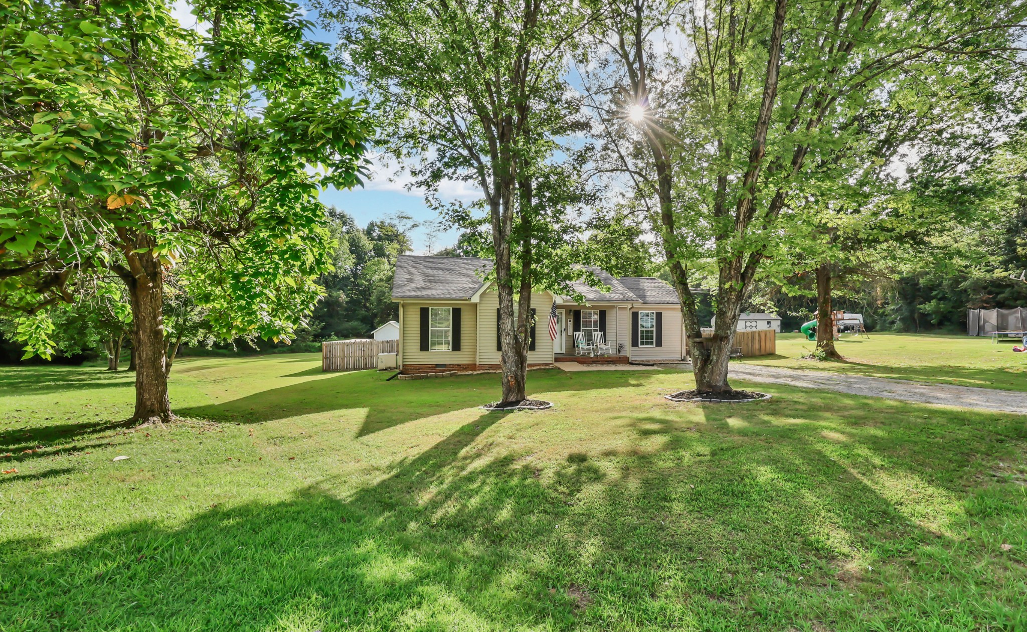 2830 Hinson Rd Property Photo 1