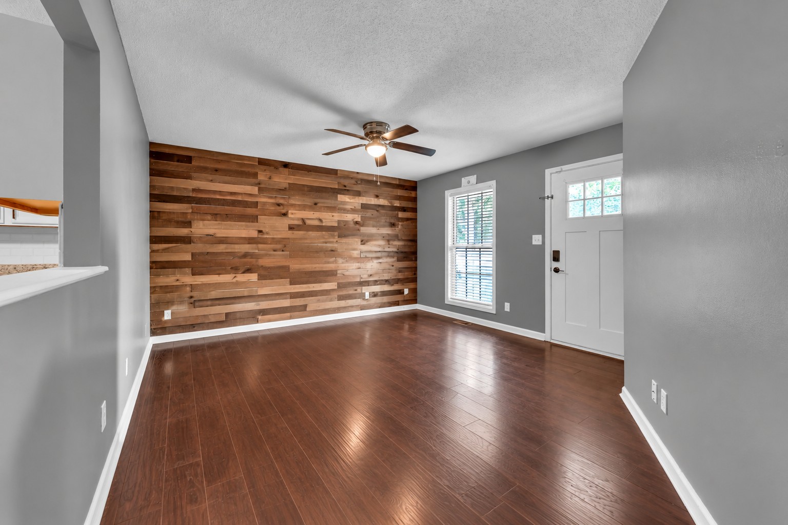 2830 Hinson Rd Property Photo 5