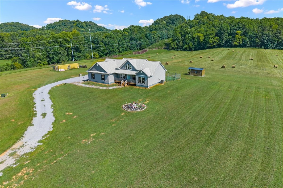 288 Highway 307, E Property Photo 9