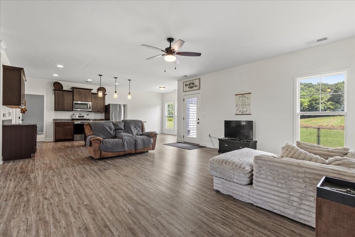 288 Highway 307, E Property Photo 15