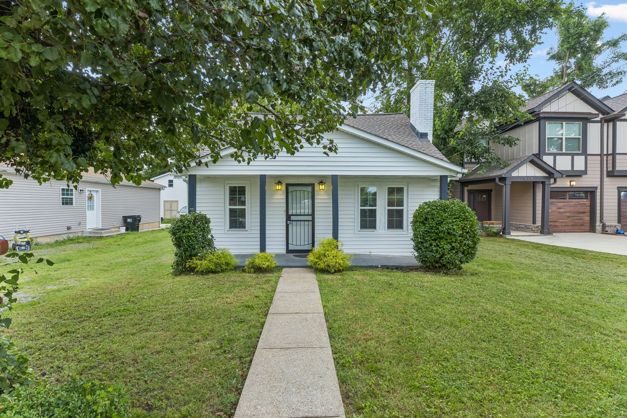 527 E Castle St Property Photo 1