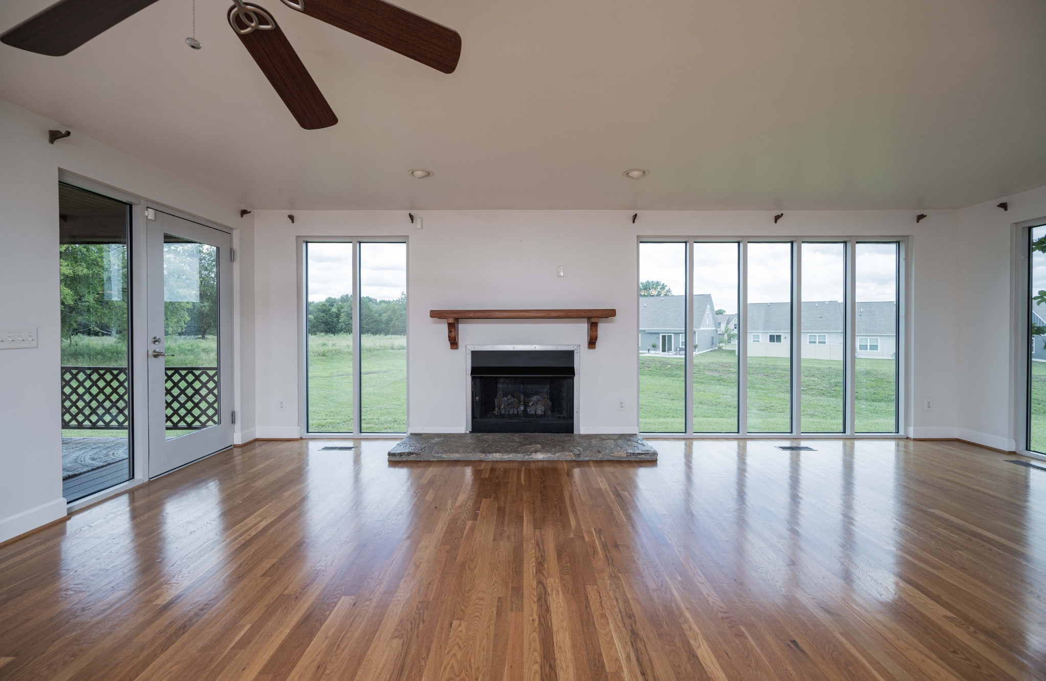 420 Multrees Pl Property Photo 6
