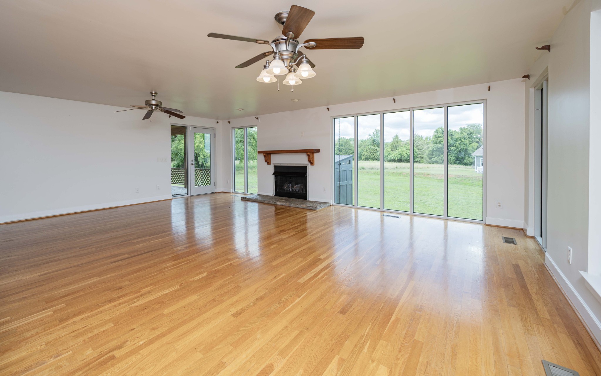 420 Multrees Pl Property Photo 8