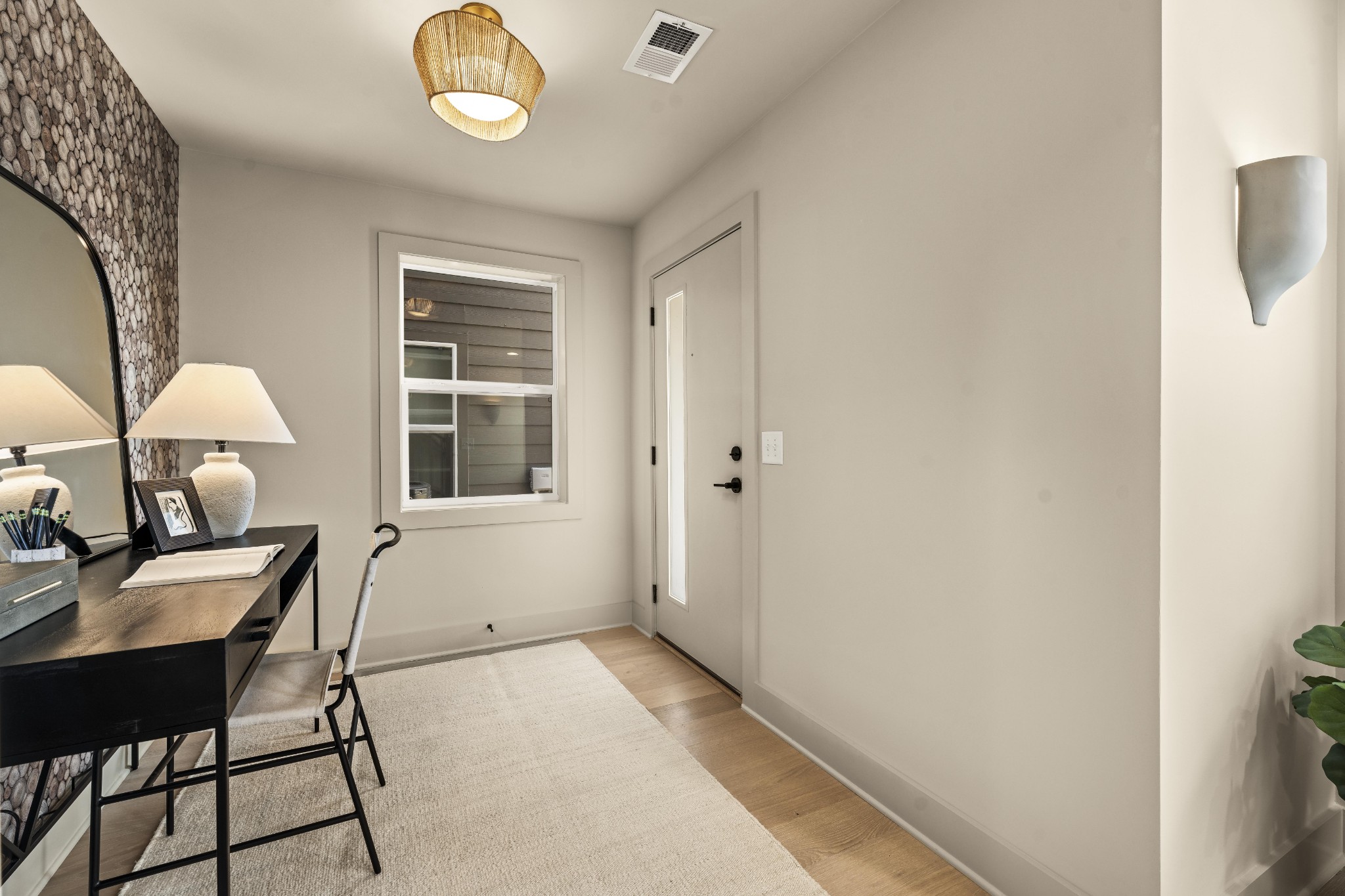 400 Hudson Way Property Photo 4