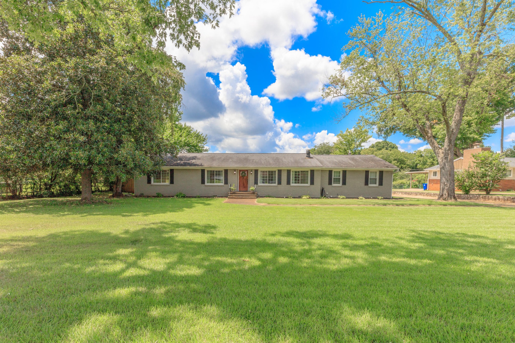 6908 Hickory View Lane Property Photo 1
