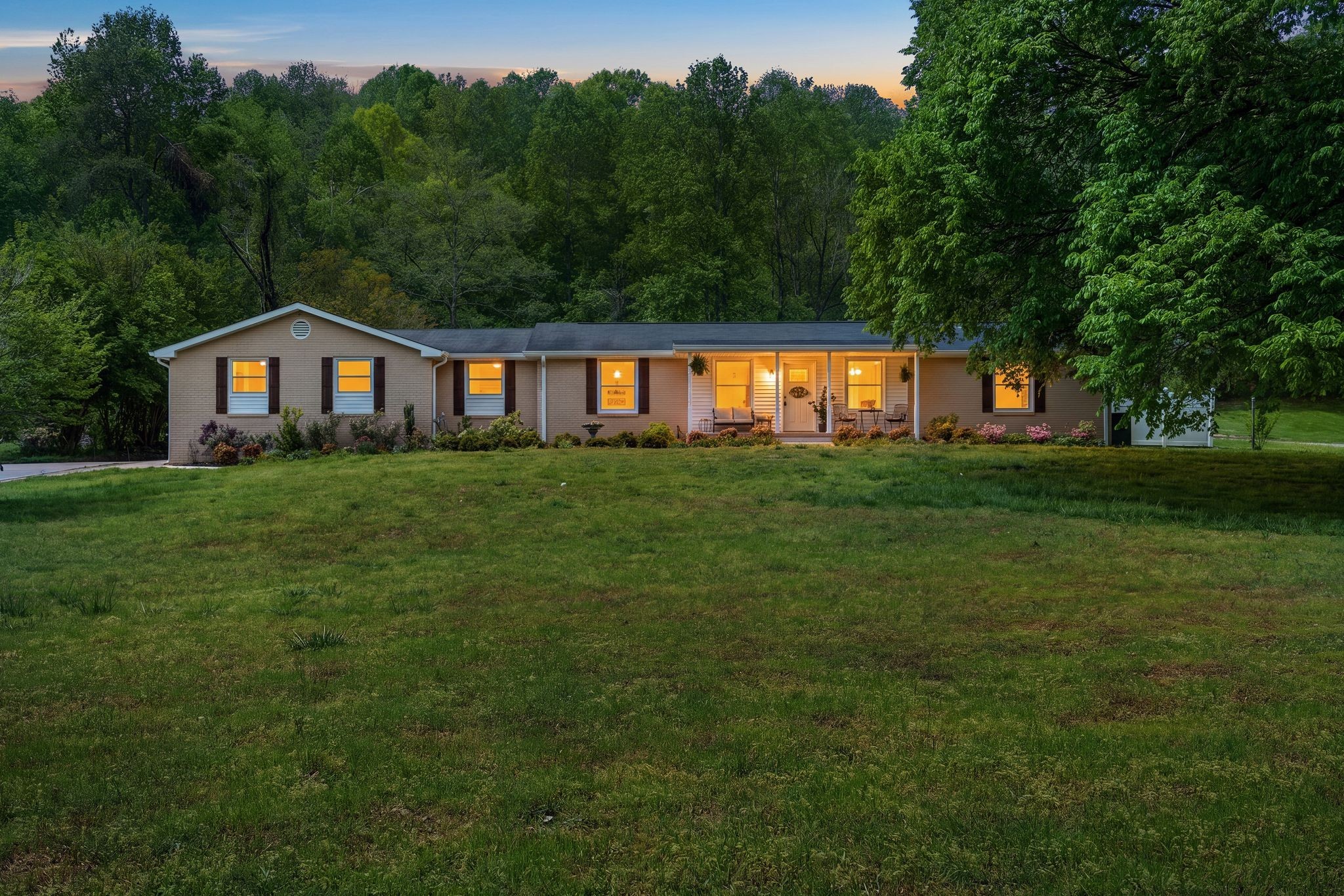 1142 Indian Springs Rd Property Photo 2