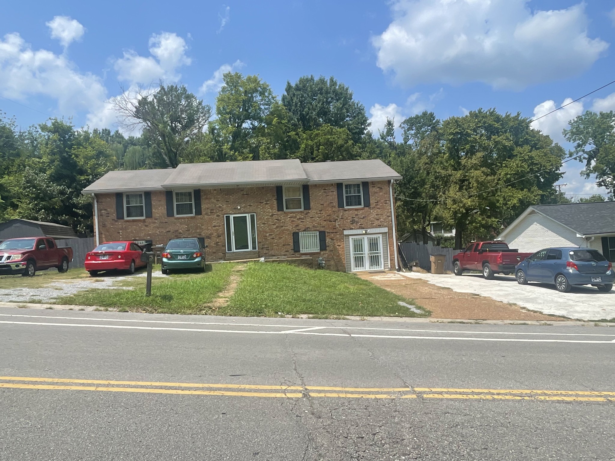 5137 Amalie Dr Property Photo 4