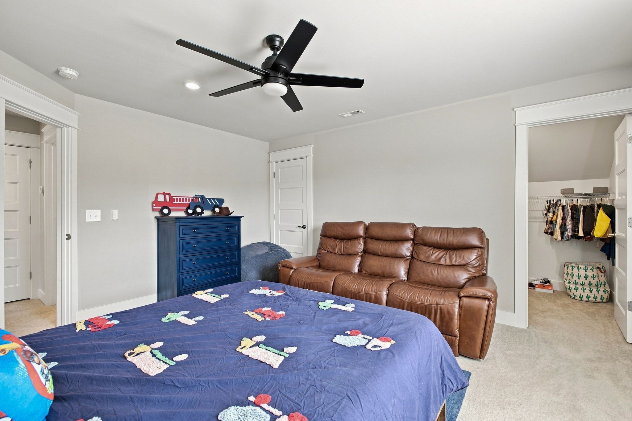 323 Hathaway Ln Property Photo 36