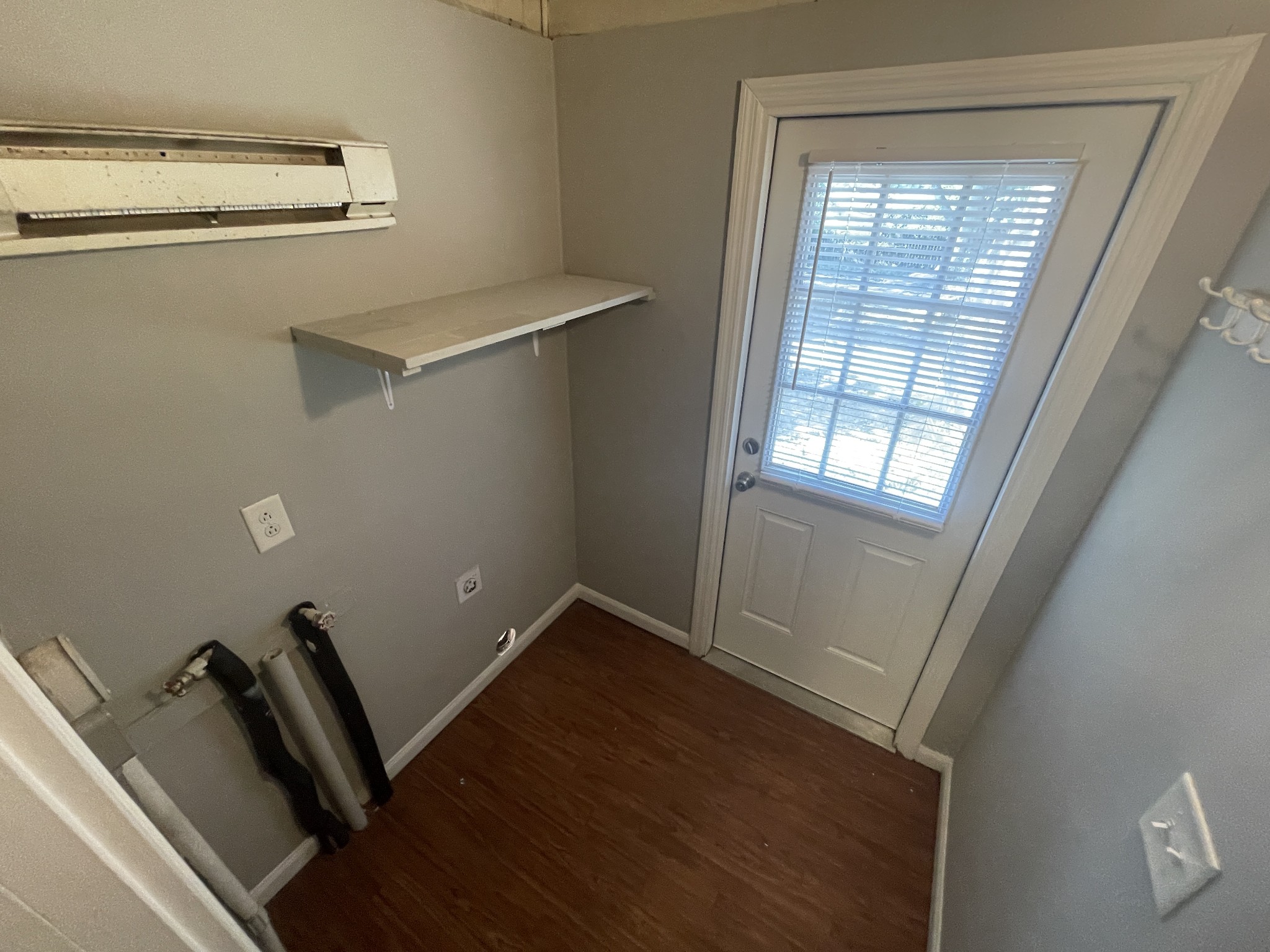 912 Bryan St Property Photo 15