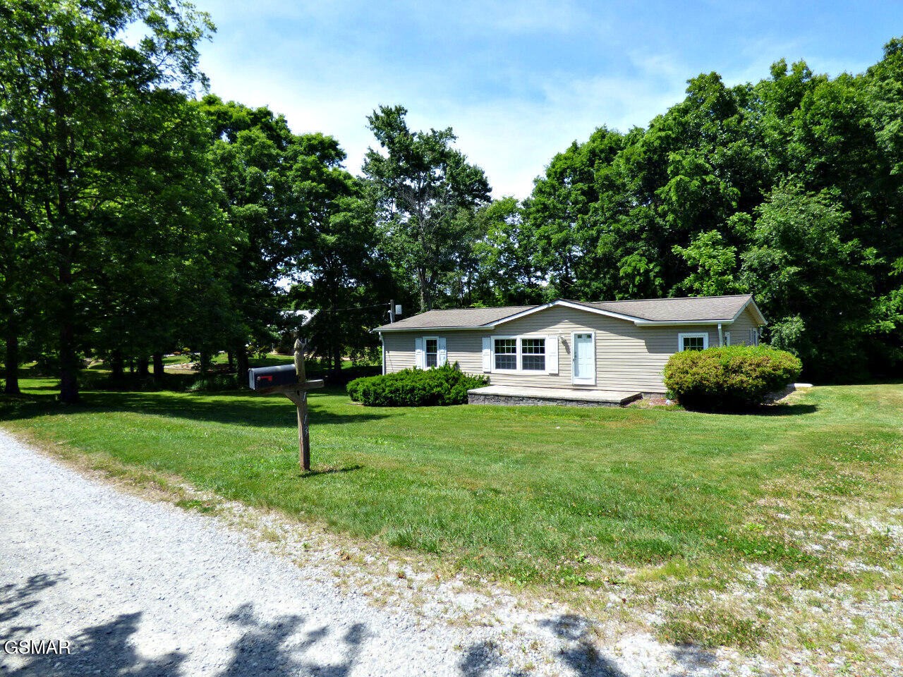 1013 Tara View Way Property Photo 1