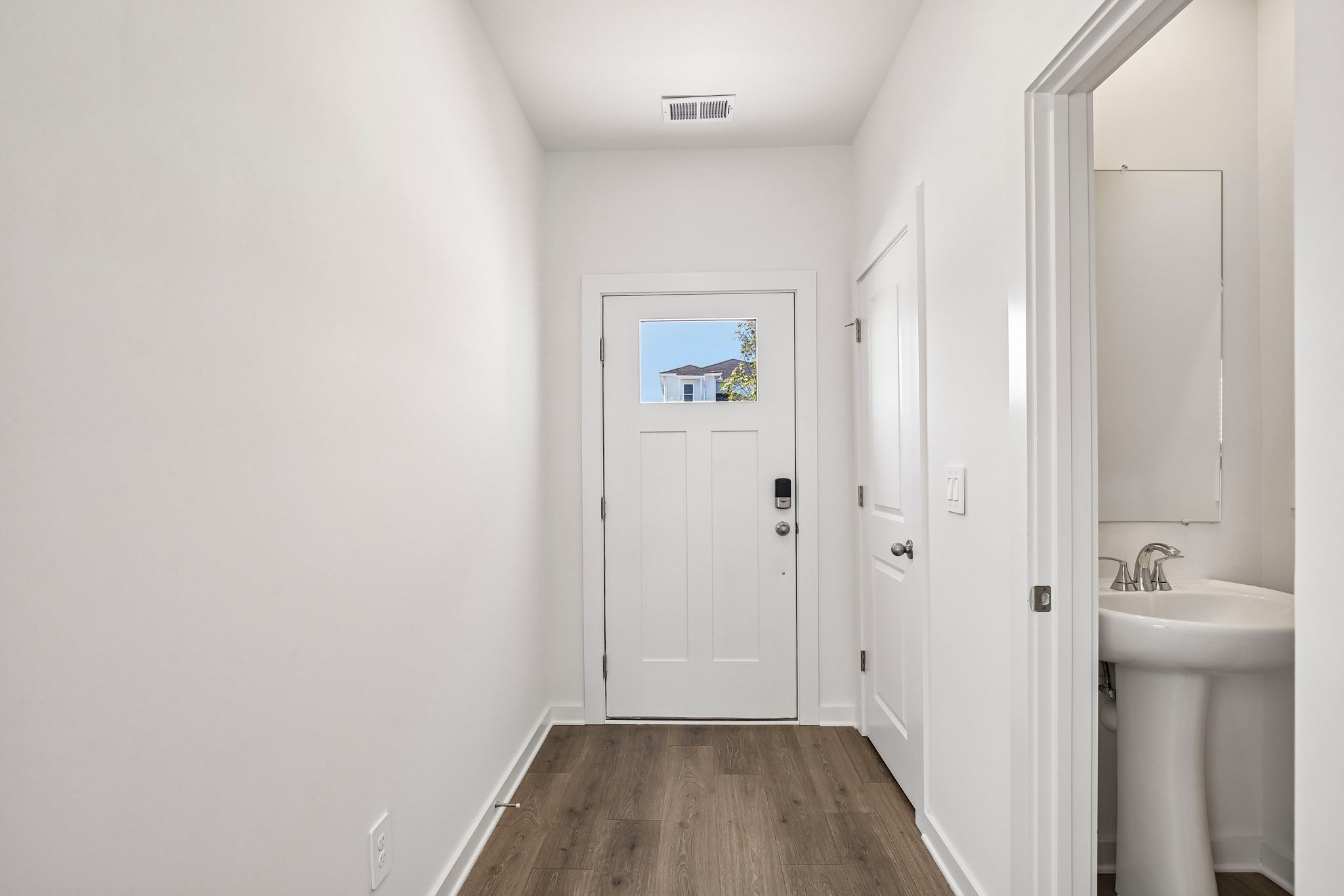 2110 Craven Pl Property Photo 7