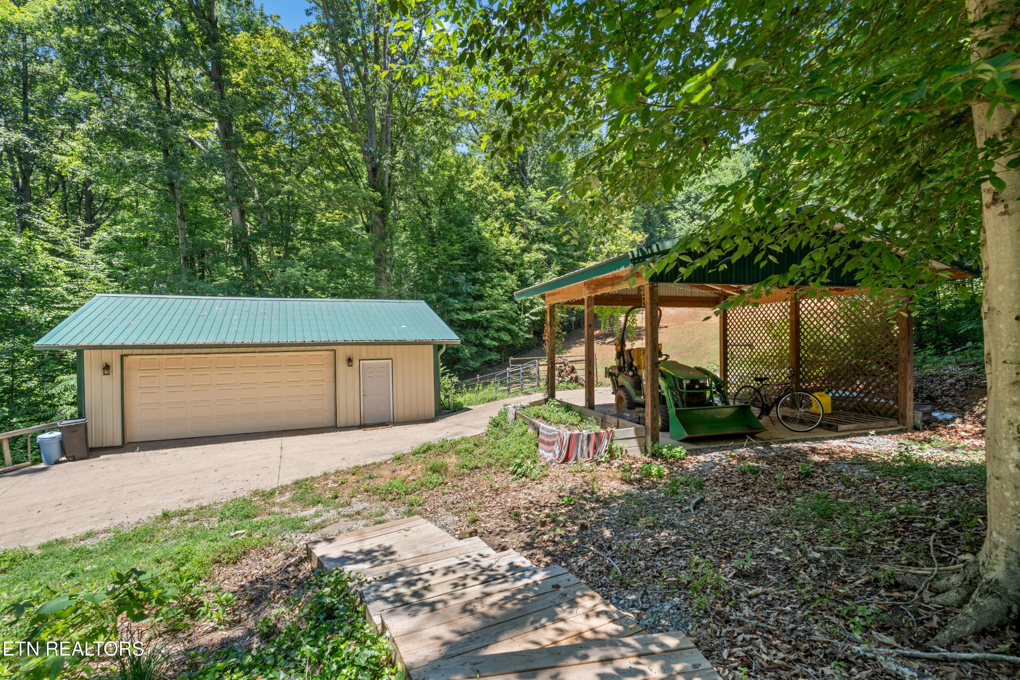 7637 Mcmillan Rd Property Photo 6