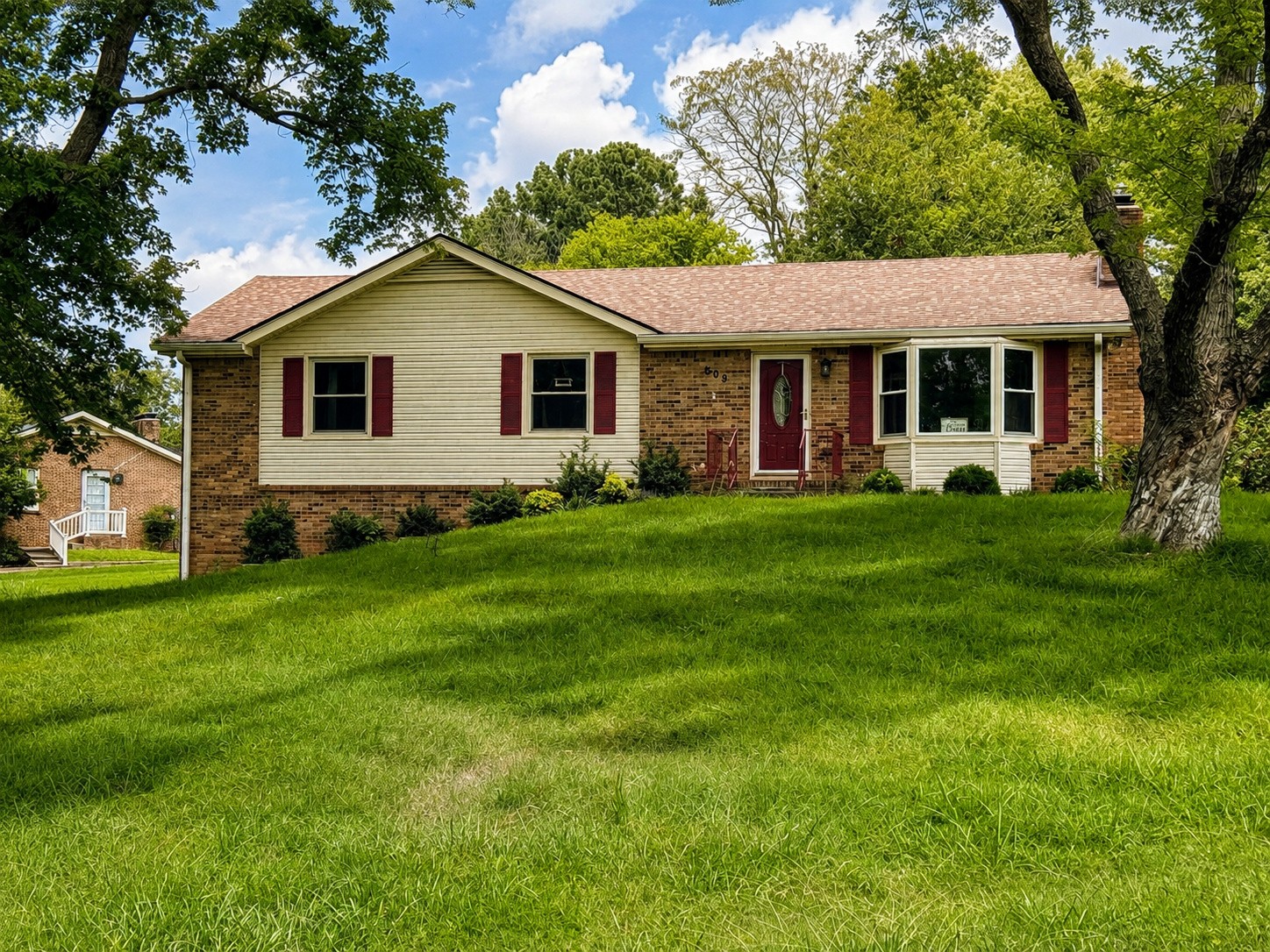 809 Laurel Dr Property Photo 1