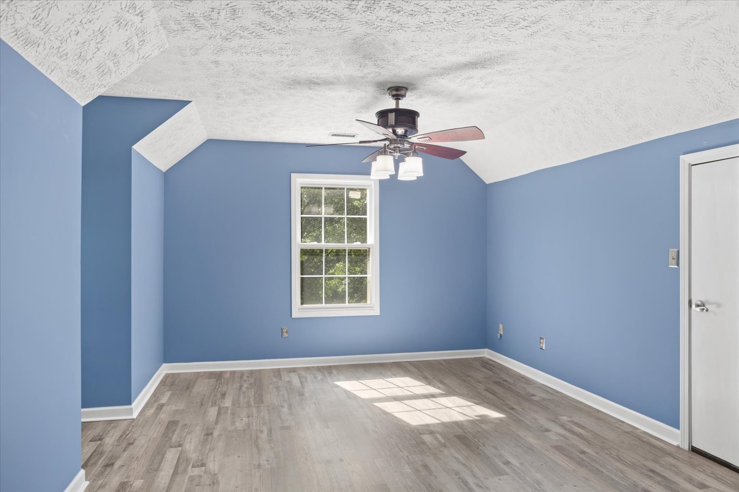 106 Tara Dr Property Photo 24