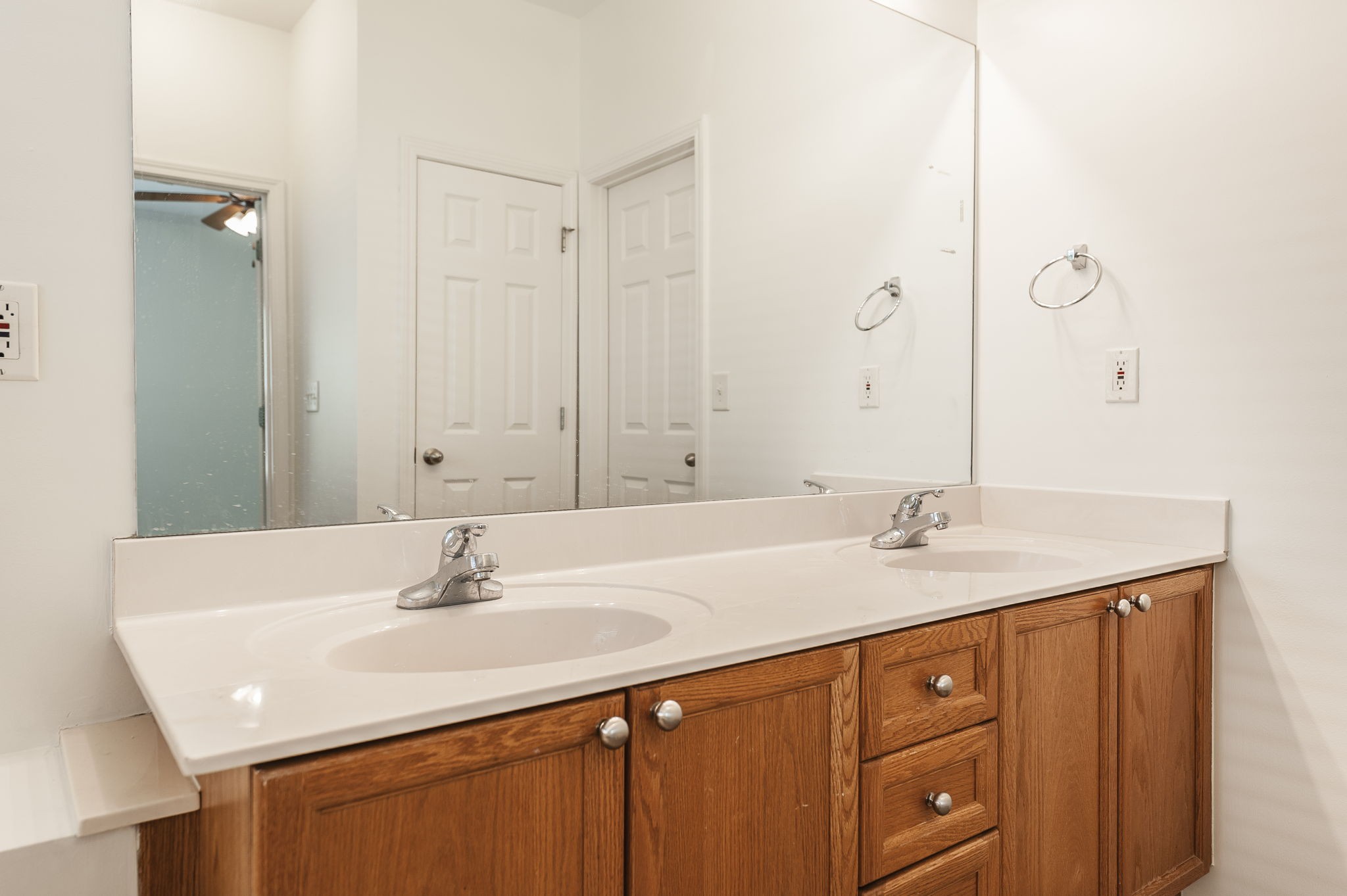 77 Villa Way Property Photo 33