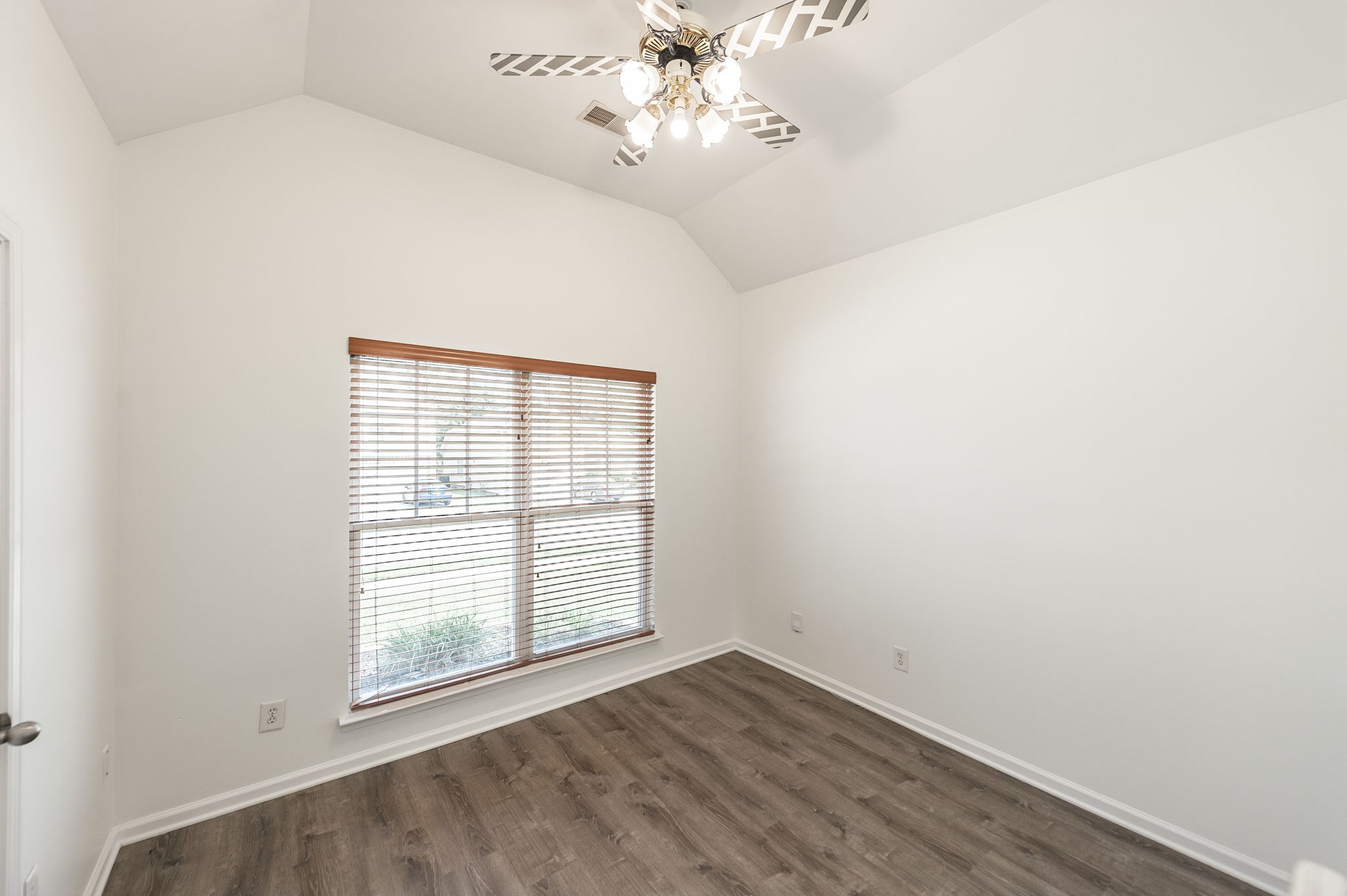 77 Villa Way Property Photo 38