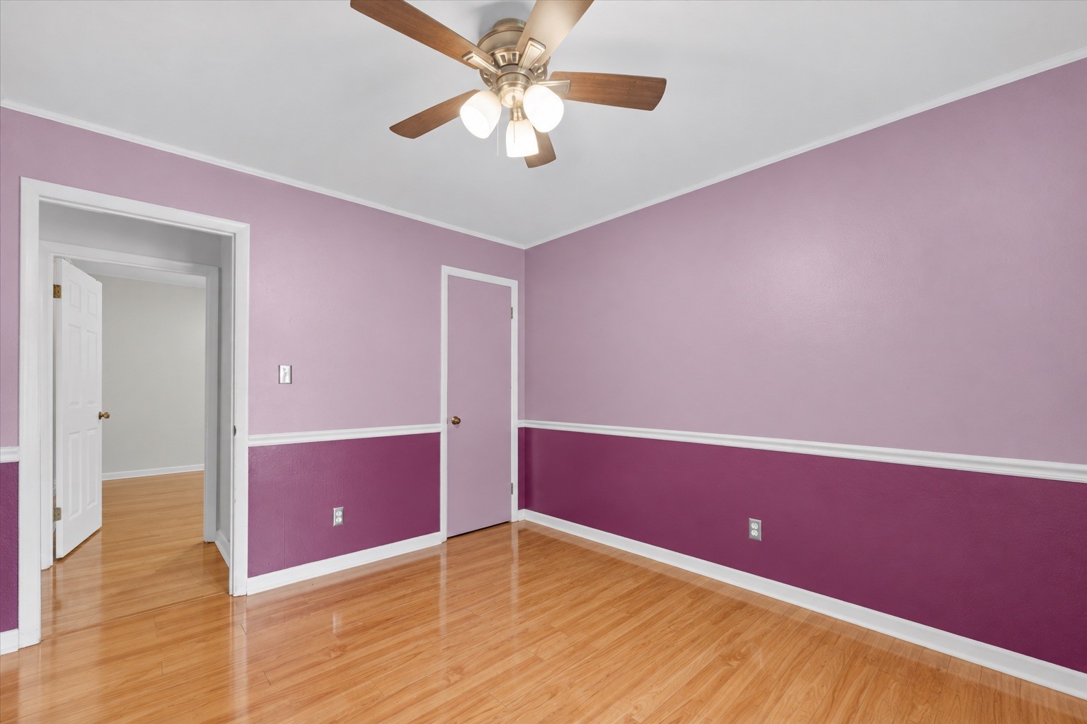 912 E College St Property Photo 19