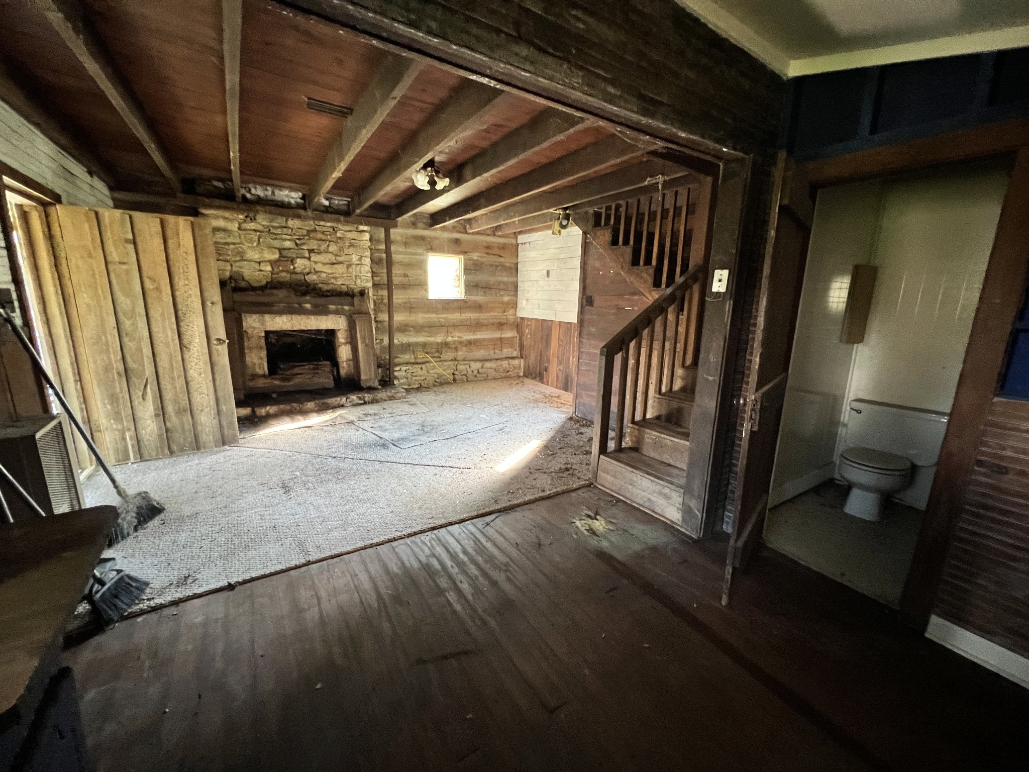 912 E College St Property Photo 36