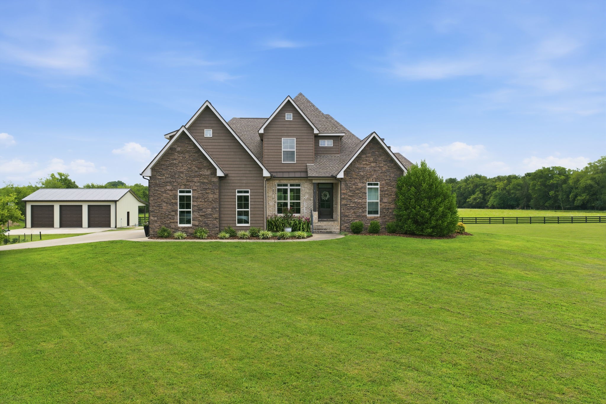 4555 Webb Rd Property Photo 13