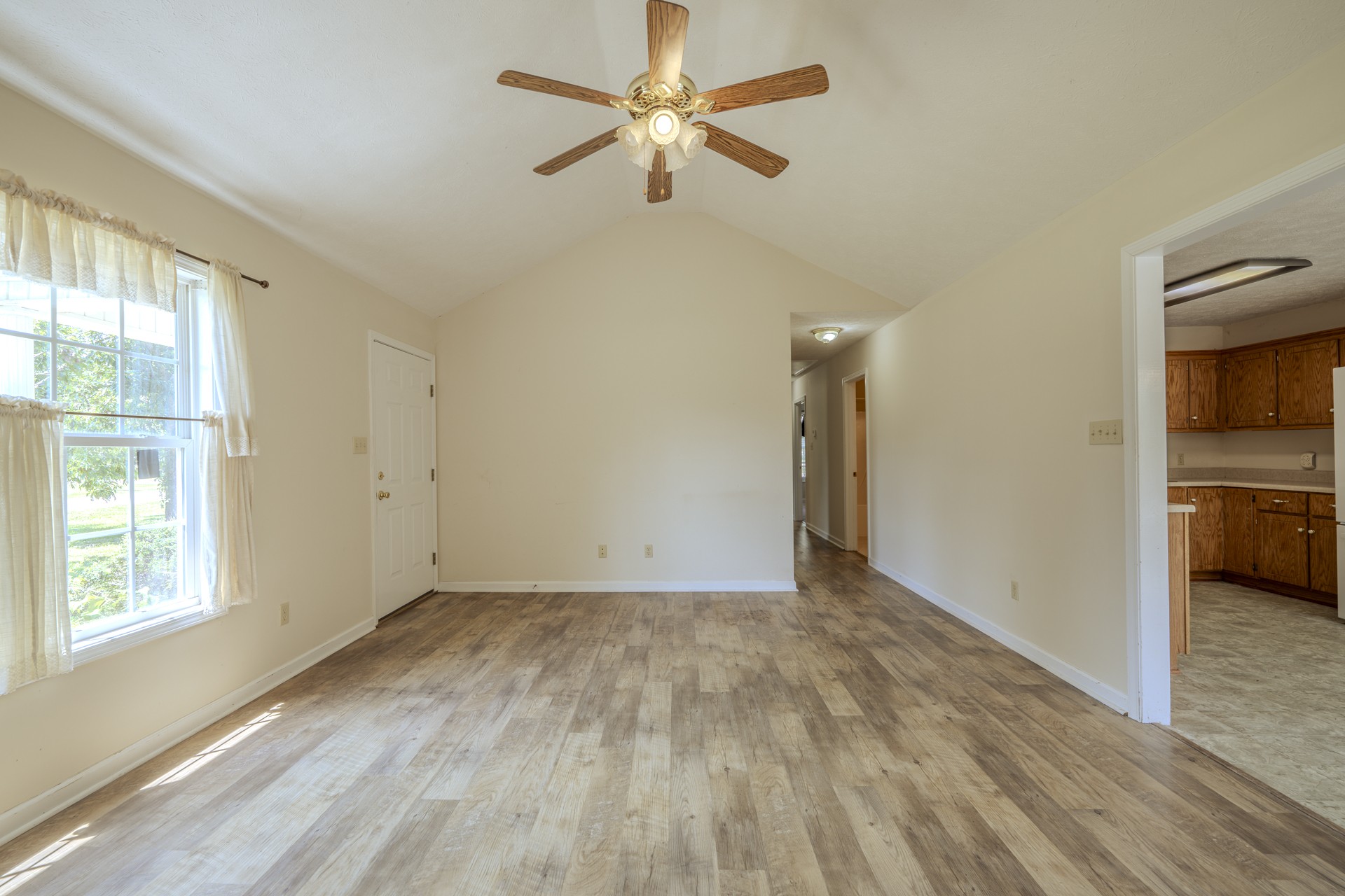 254 Linden Ln Property Photo 4
