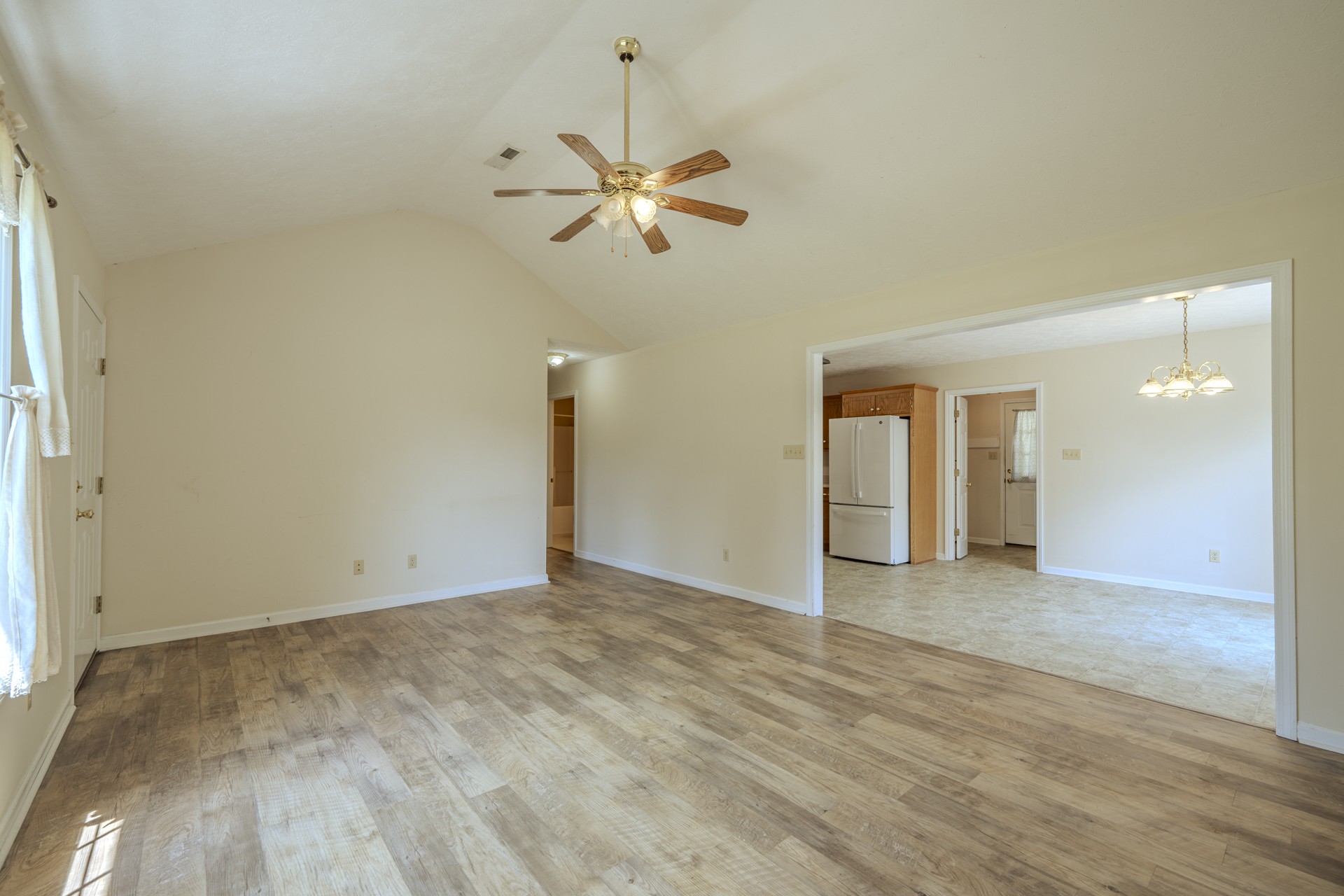 254 Linden Ln Property Photo 8