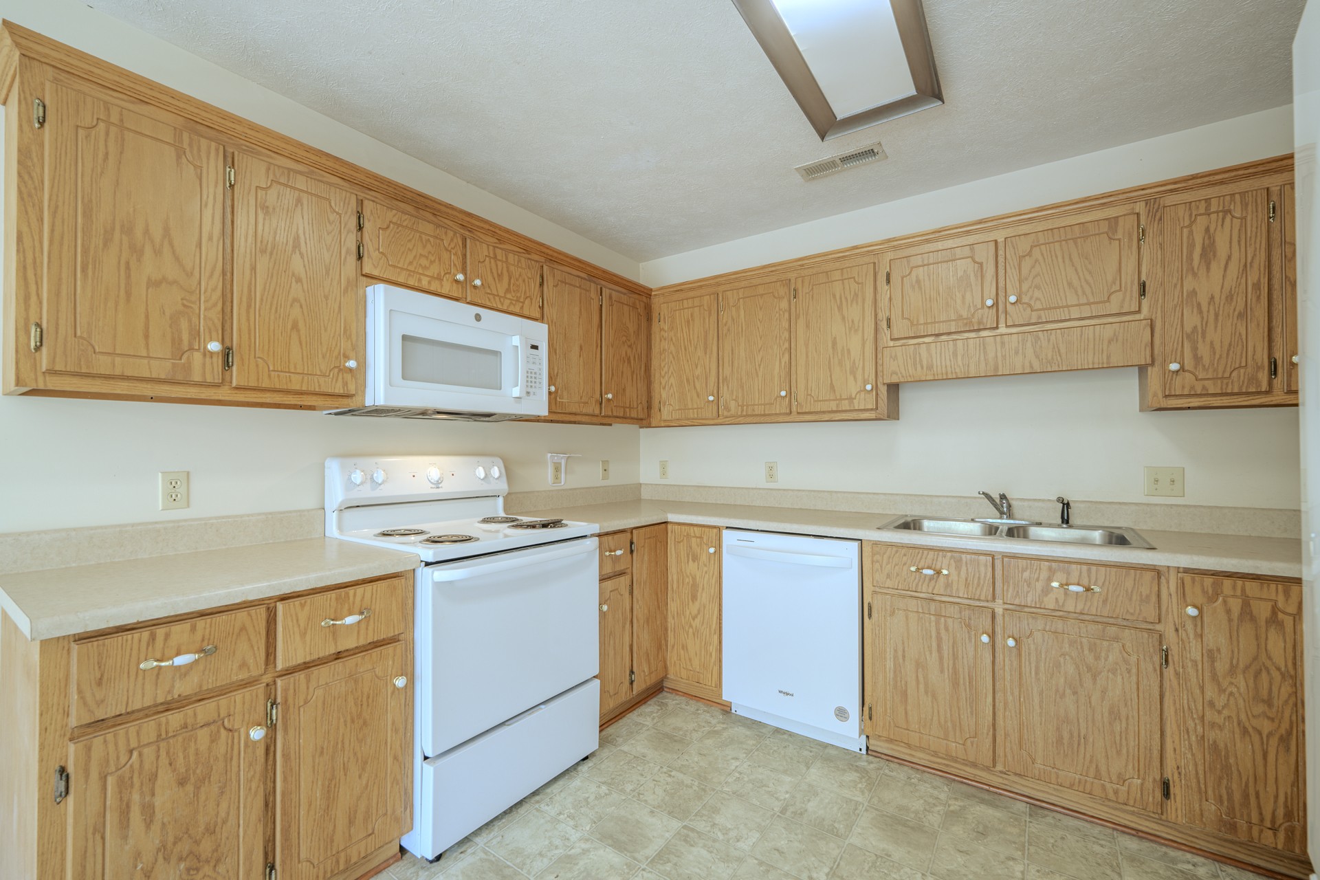 254 Linden Ln Property Photo 9