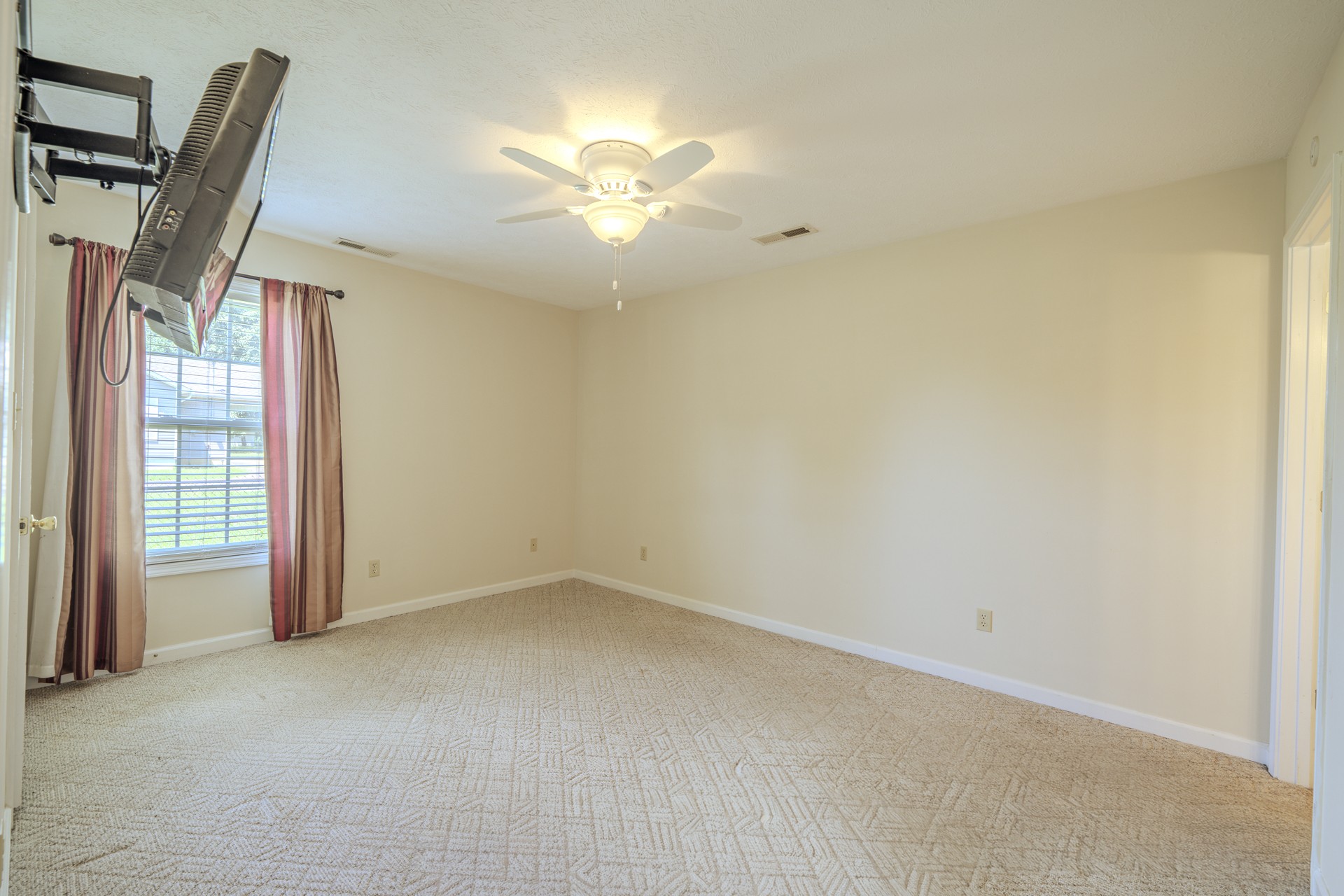 254 Linden Ln Property Photo 29