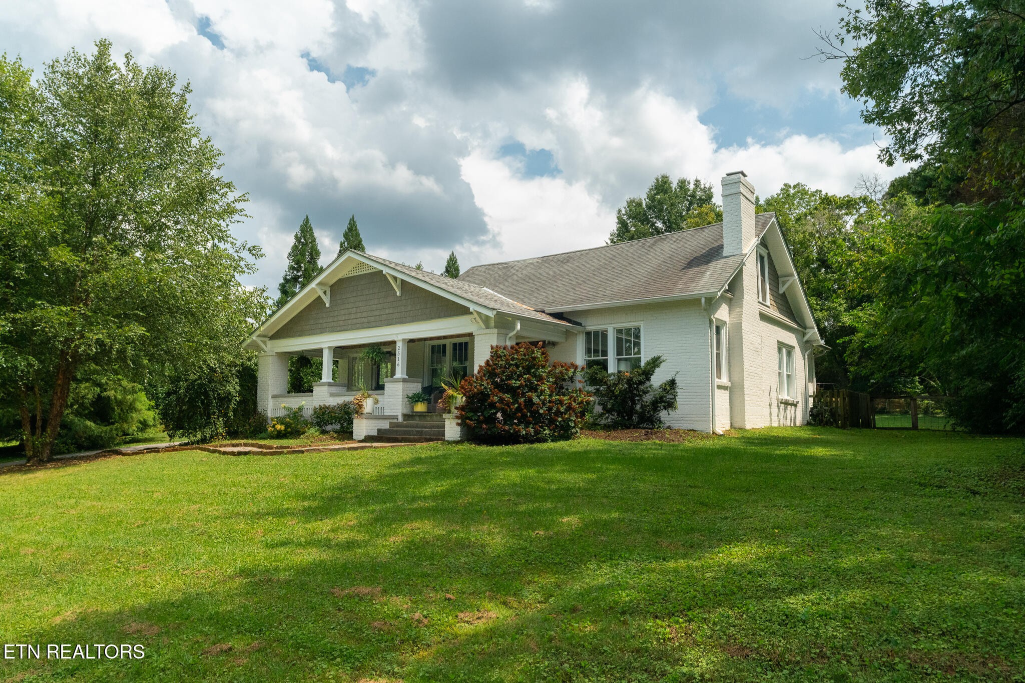 2516 Maple Drive Property Photo 1