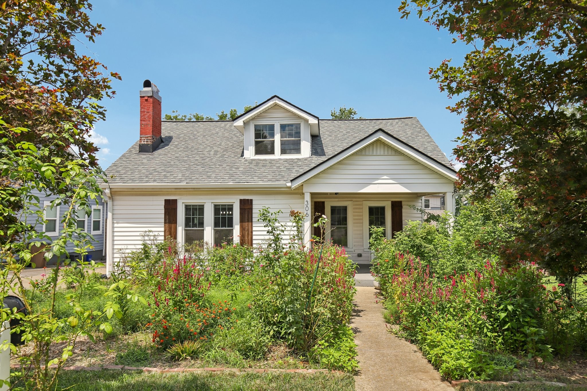 306 Valeria Street Property Photo 1