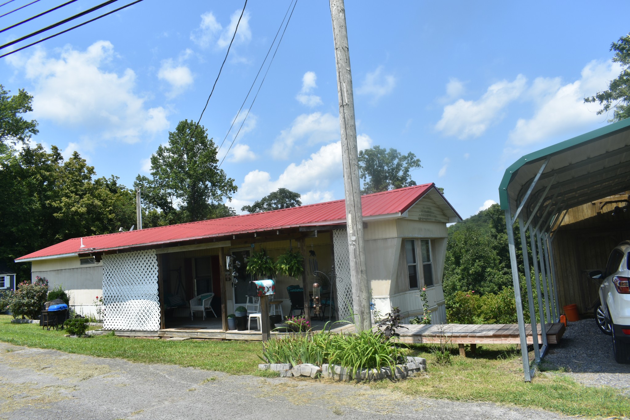 7 White Cir Property Photo 3