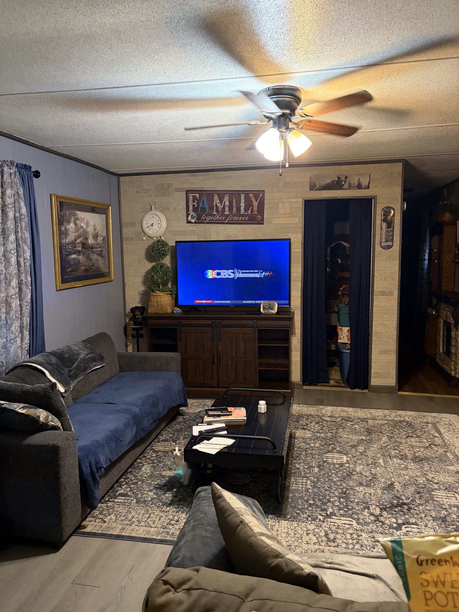 7 White Cir Property Photo 6