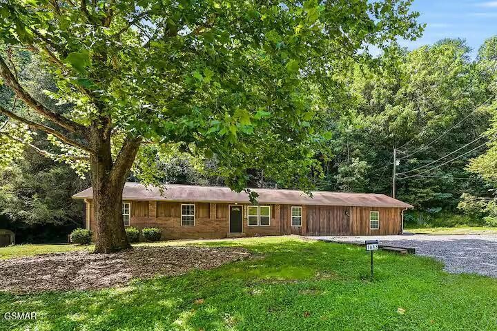 1643 Arron Way Property Photo 1