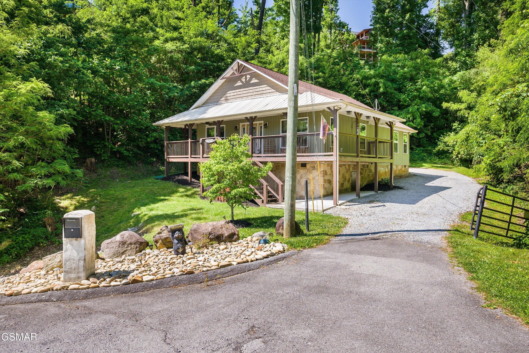 805 N Woodland Drive Property Photo 1