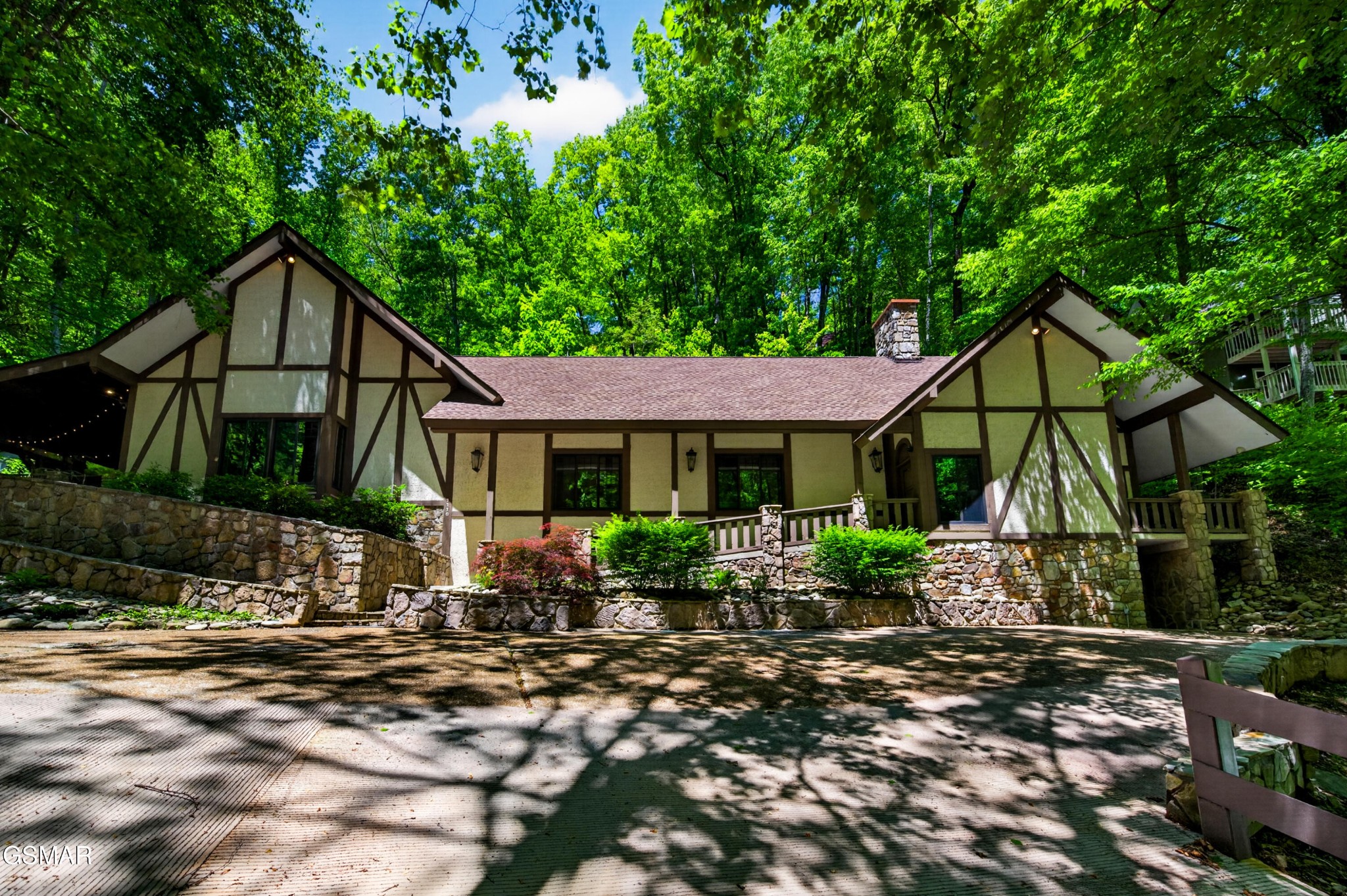 1116 Ski Mountain Road Property Photo 1