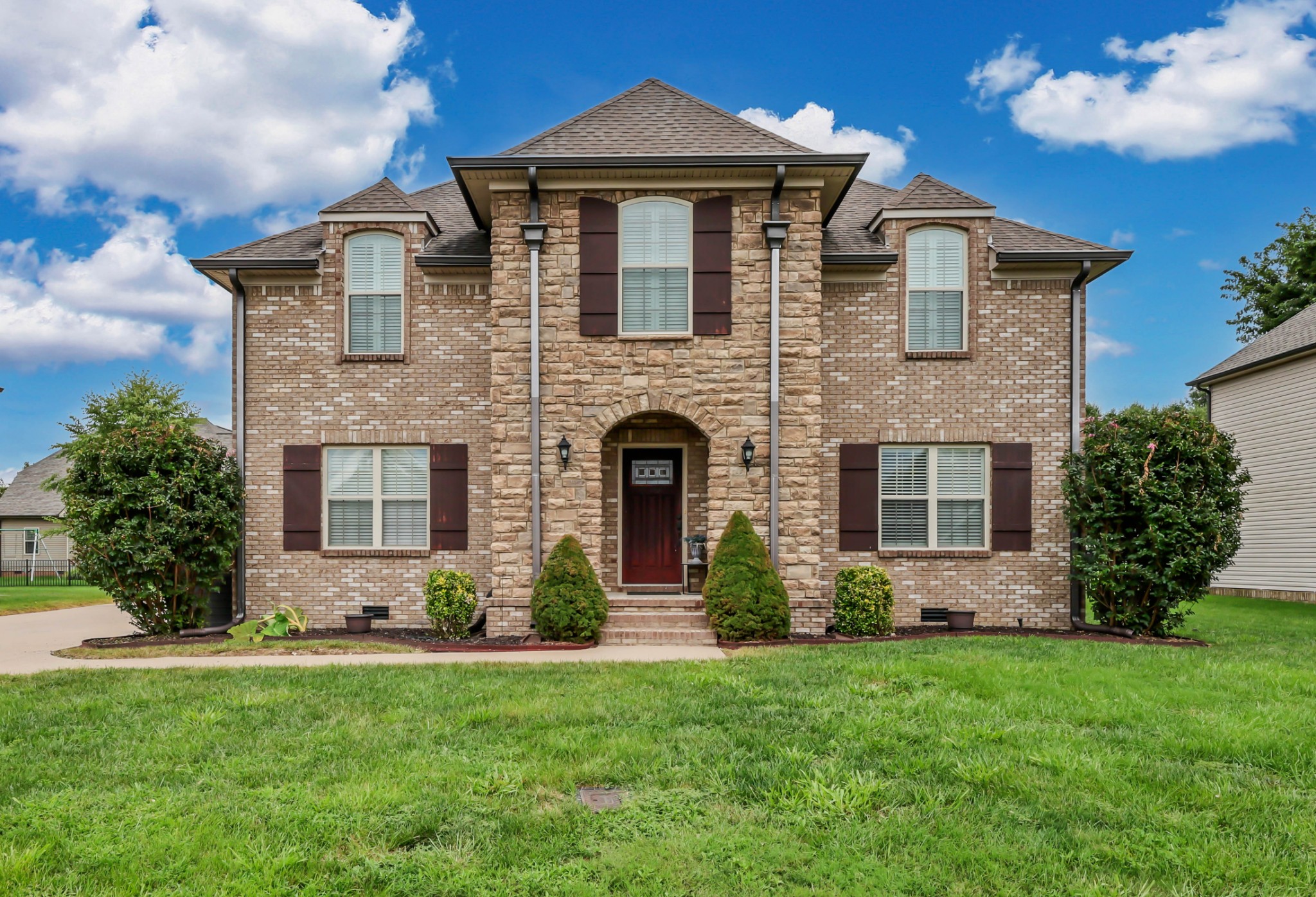 1085 Willow Cir Property Photo 1