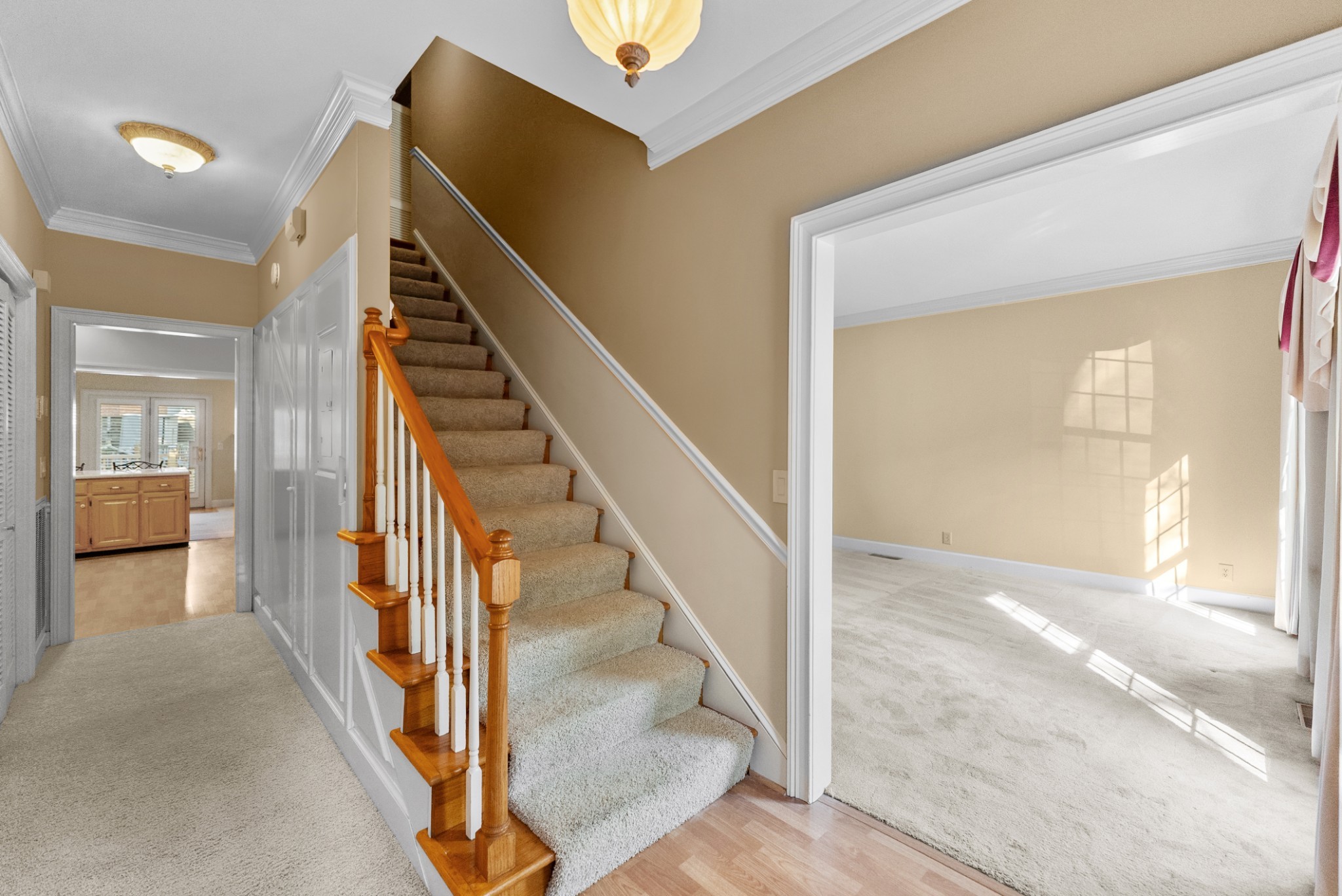 601 Glenn Cir Property Photo 4