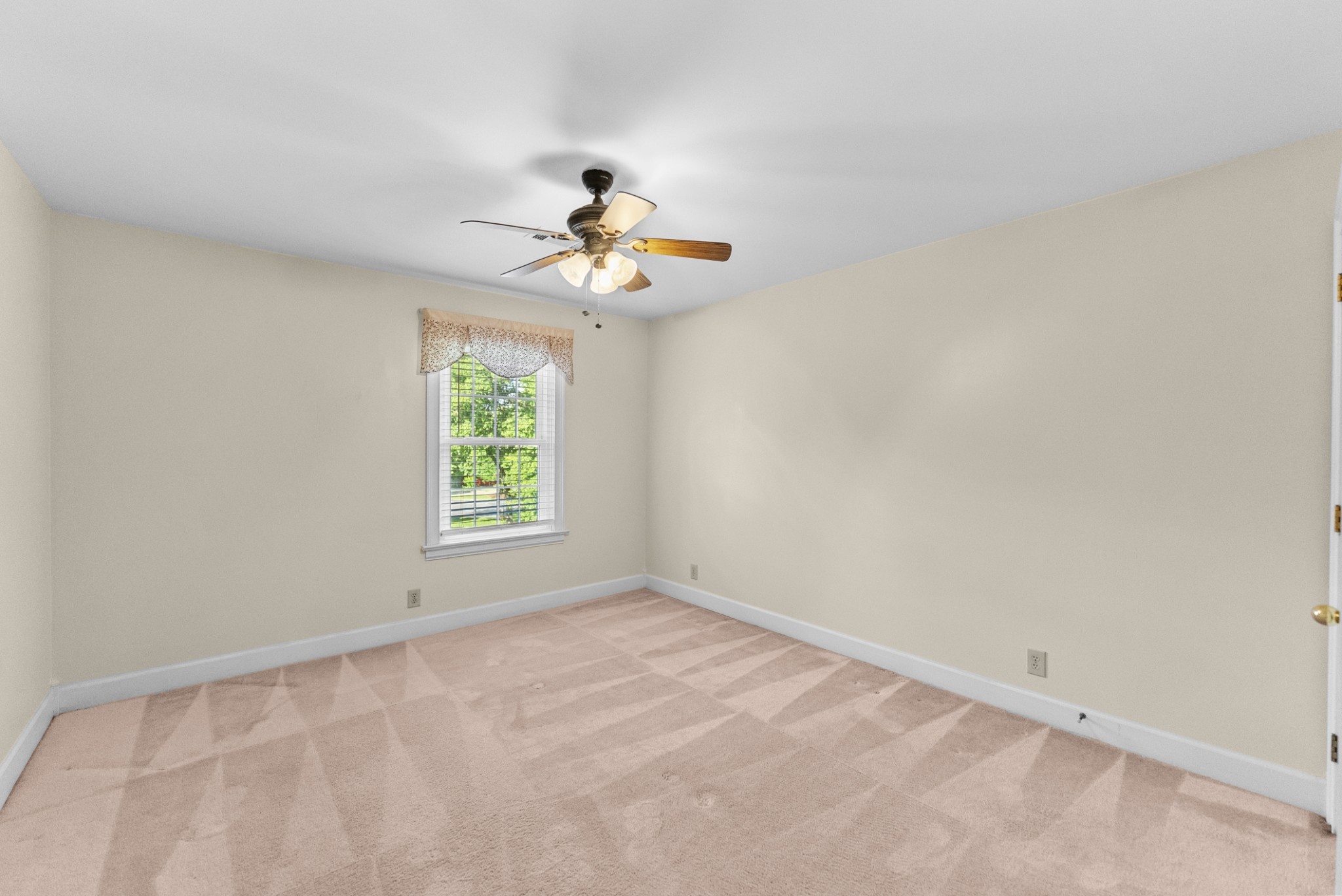 601 Glenn Cir Property Photo 27