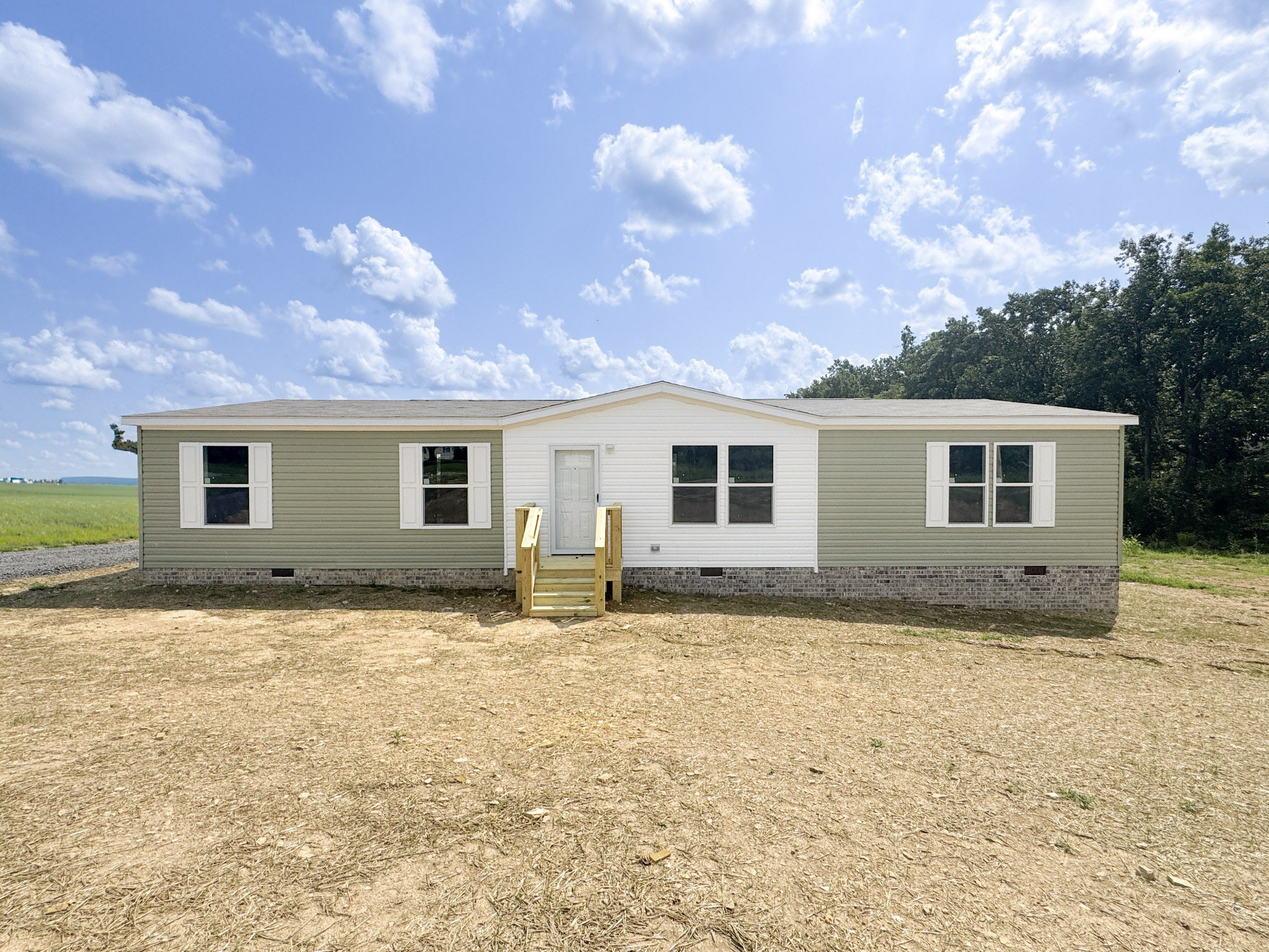 923 White Springs Rd Property Photo 1