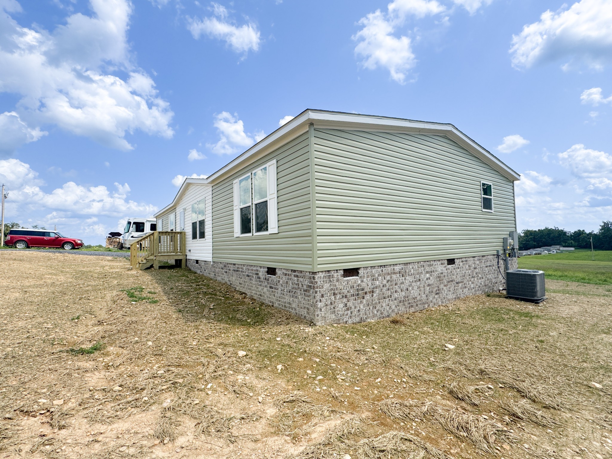 923 White Springs Rd Property Photo 4