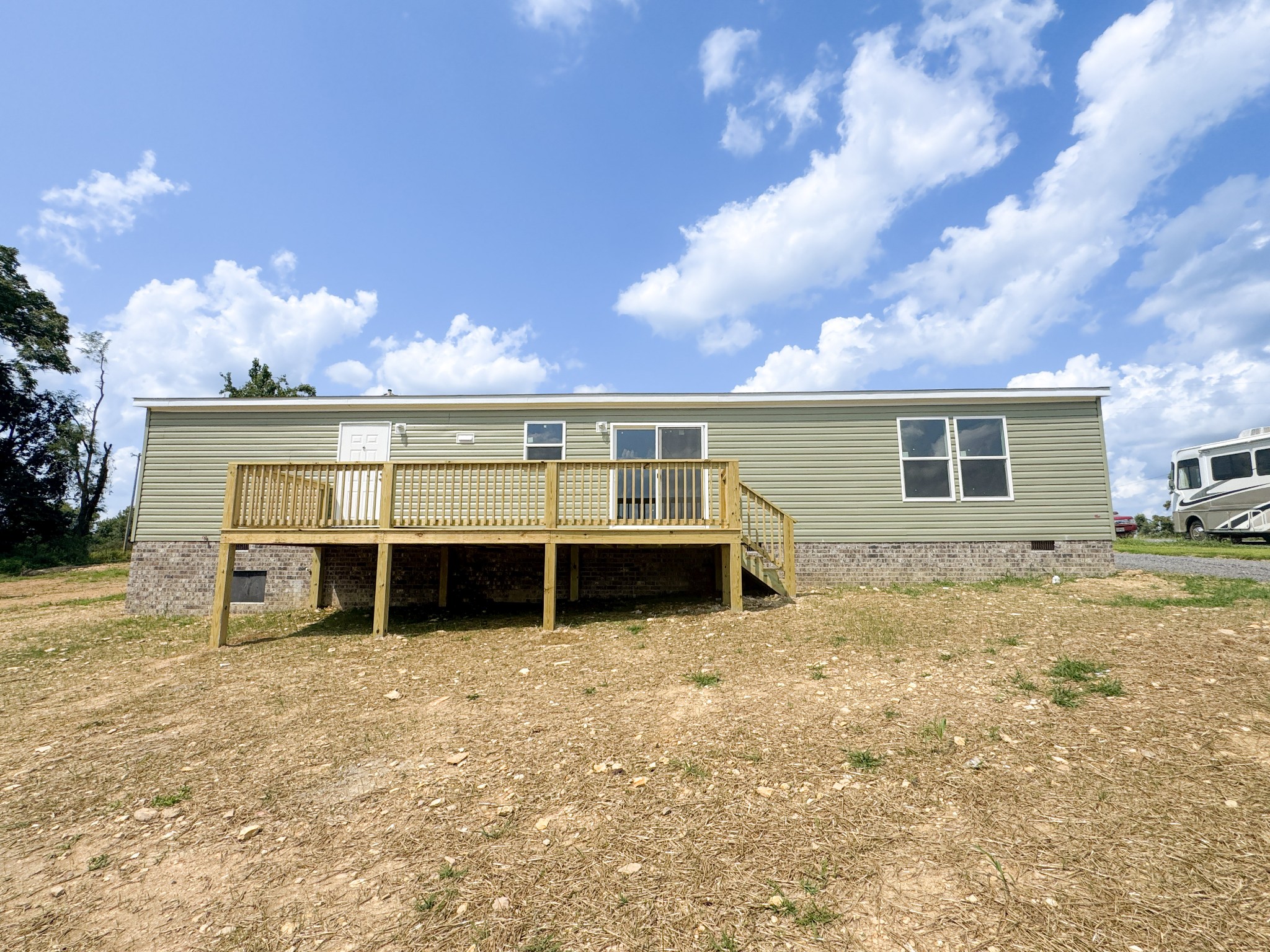 923 White Springs Rd Property Photo 6