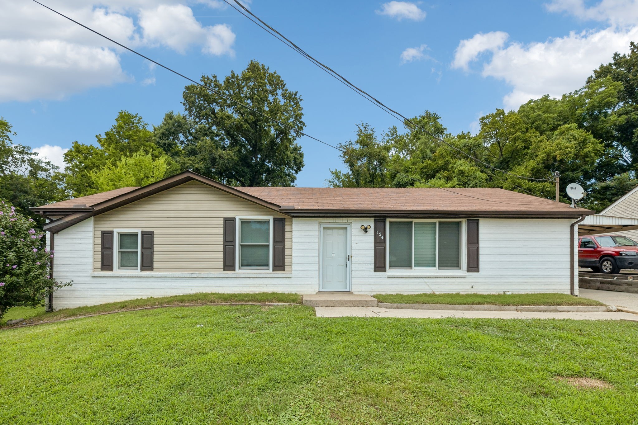 124 Denise Dr Property Photo 1