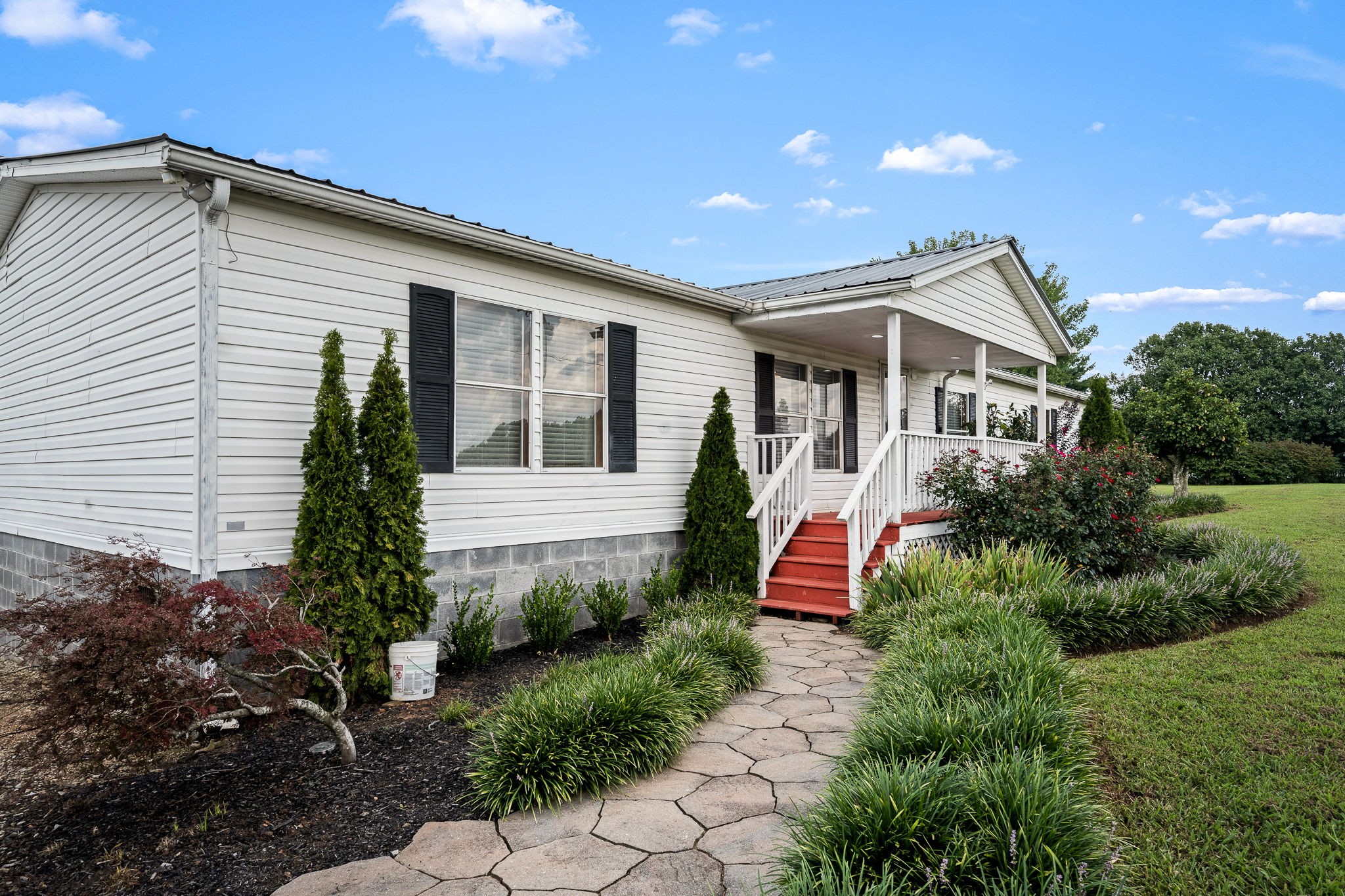 184 Mcgowan Rd Property Photo 1