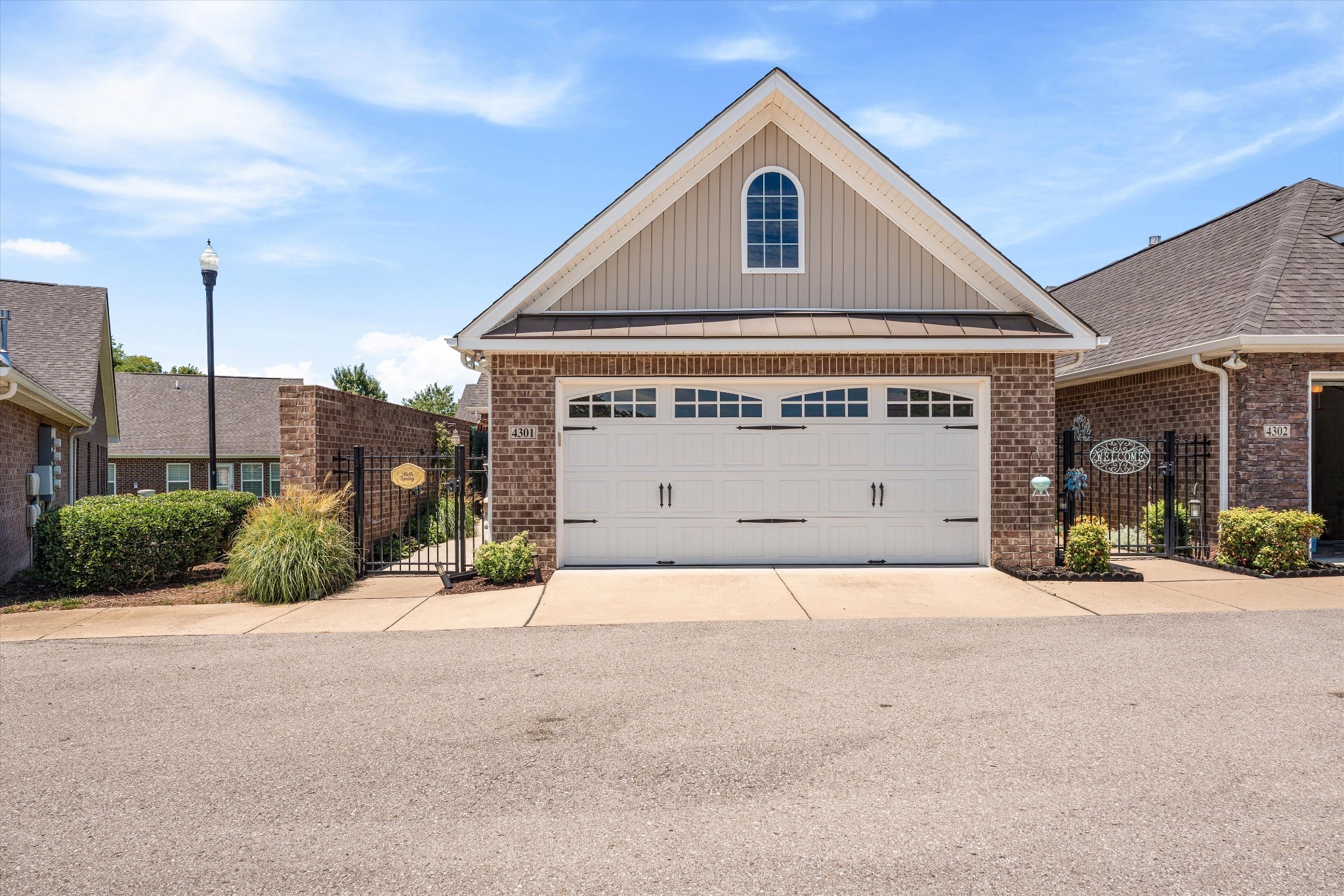 395 Devon Chase Hl Property Photo 1