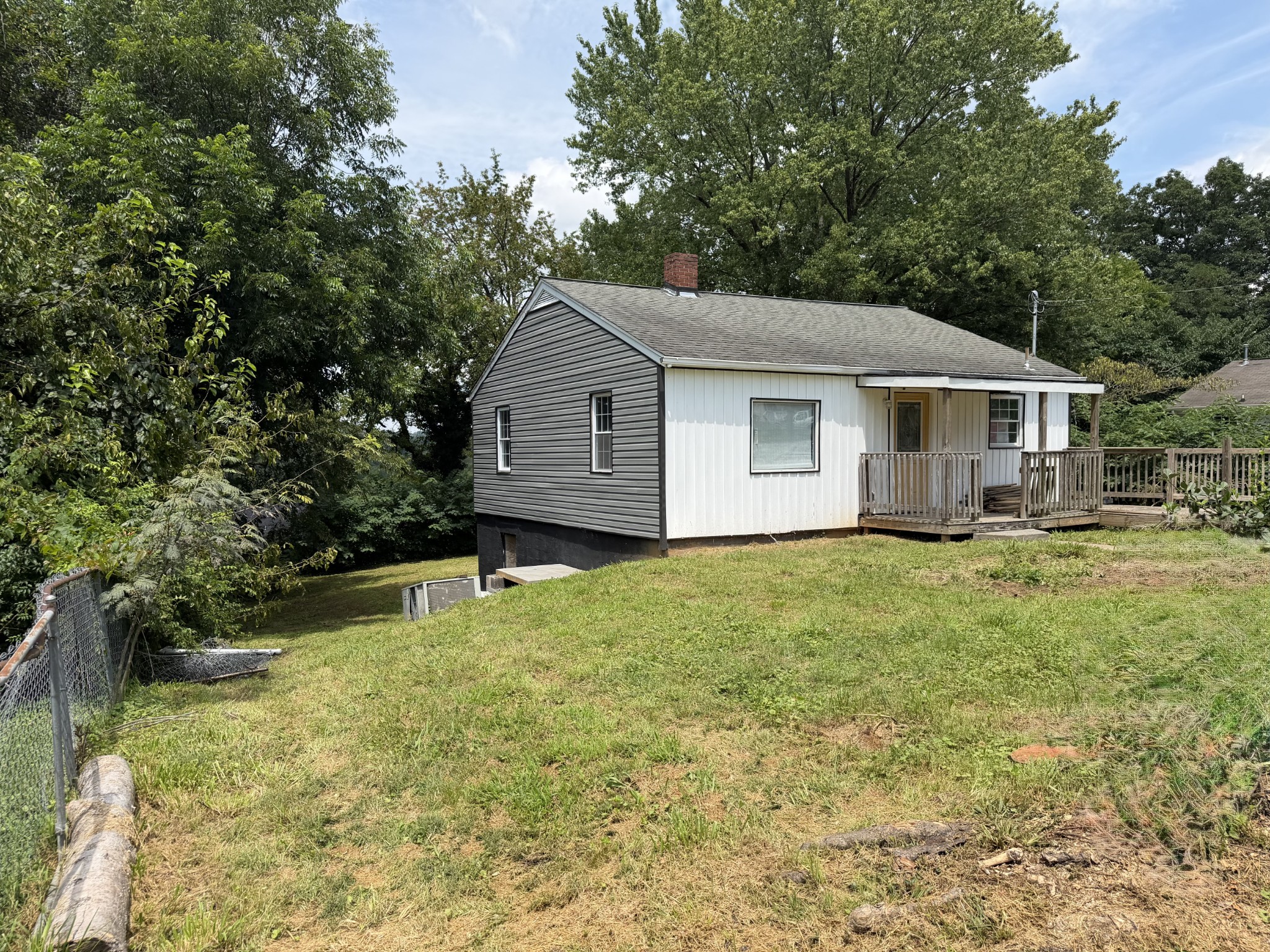 3903 Selma Ave Property Photo 2
