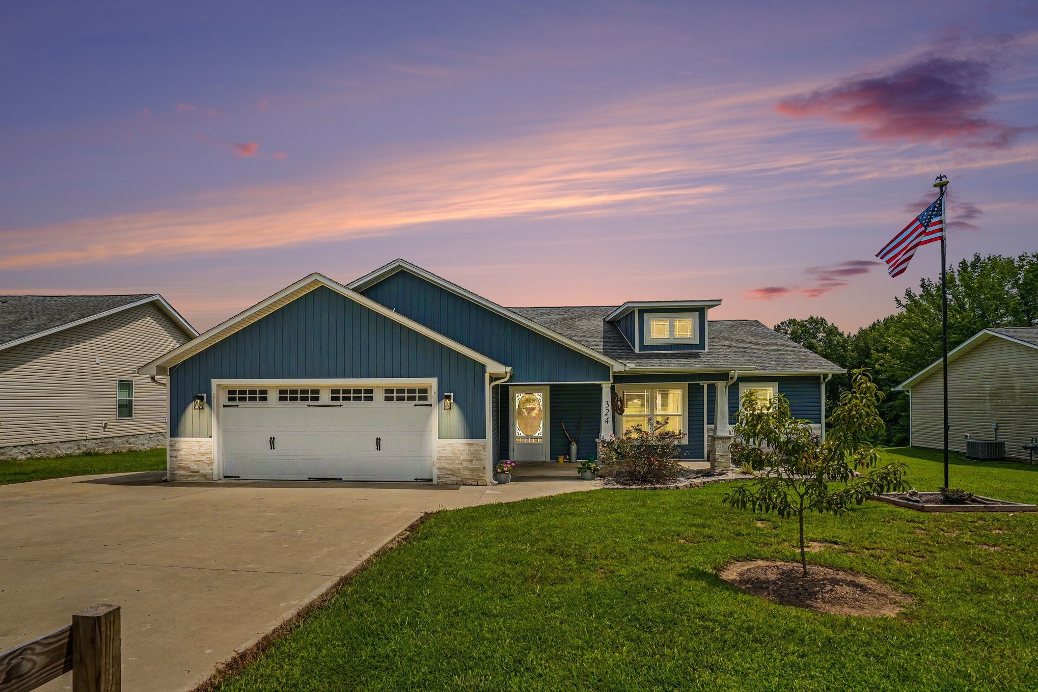 324 Post Oak Rd, E Property Photo 1