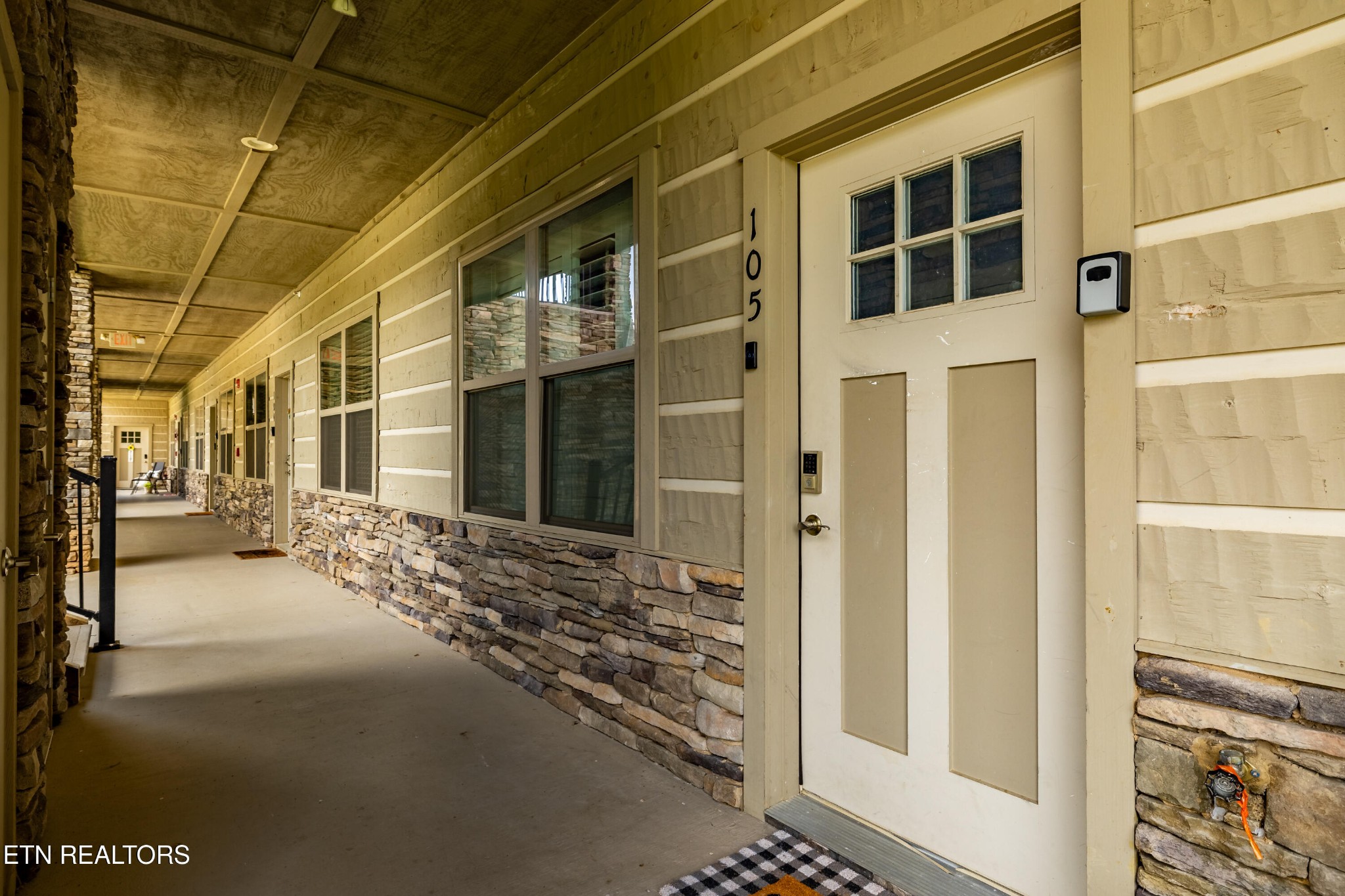 338 Shooting Star Loop Property Photo 1